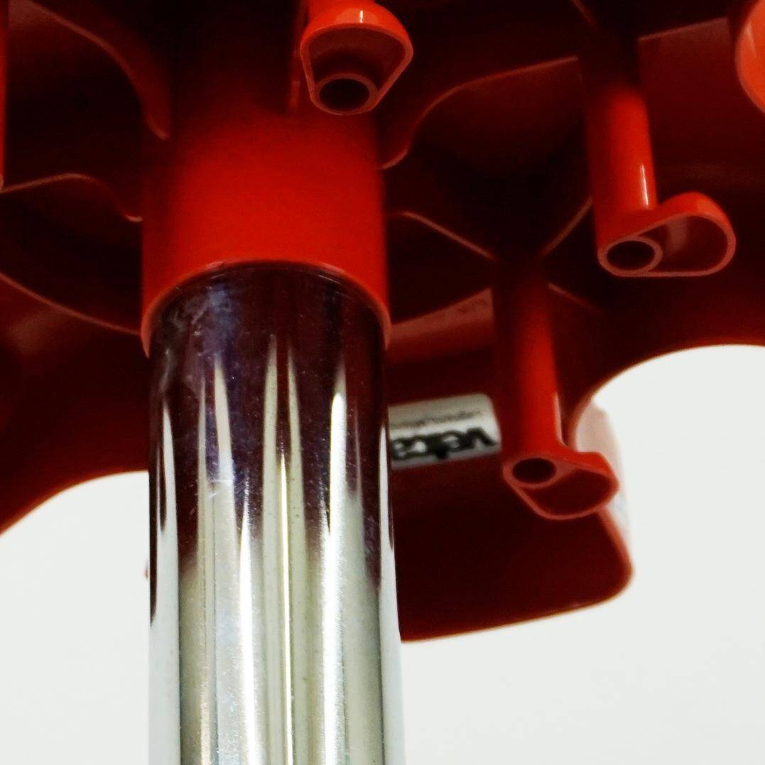 Porte-manteau rouge en plastique et chrome VIP par Lucci et Orlandini pour Velca Italie