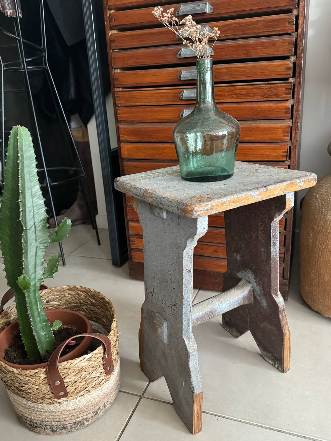 Tabouret en bois bleu vintage
