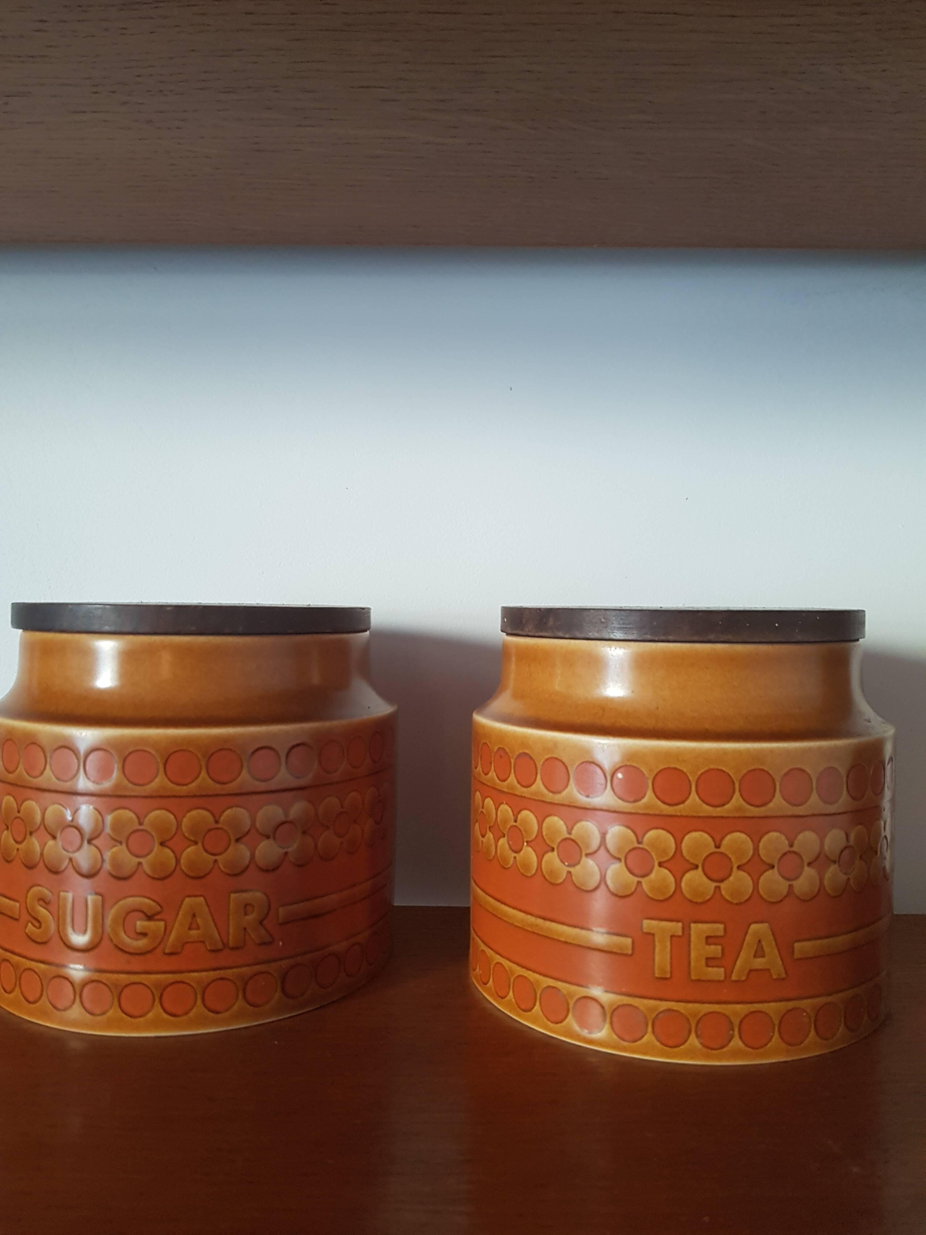 Set of 2 vintage pots with lids