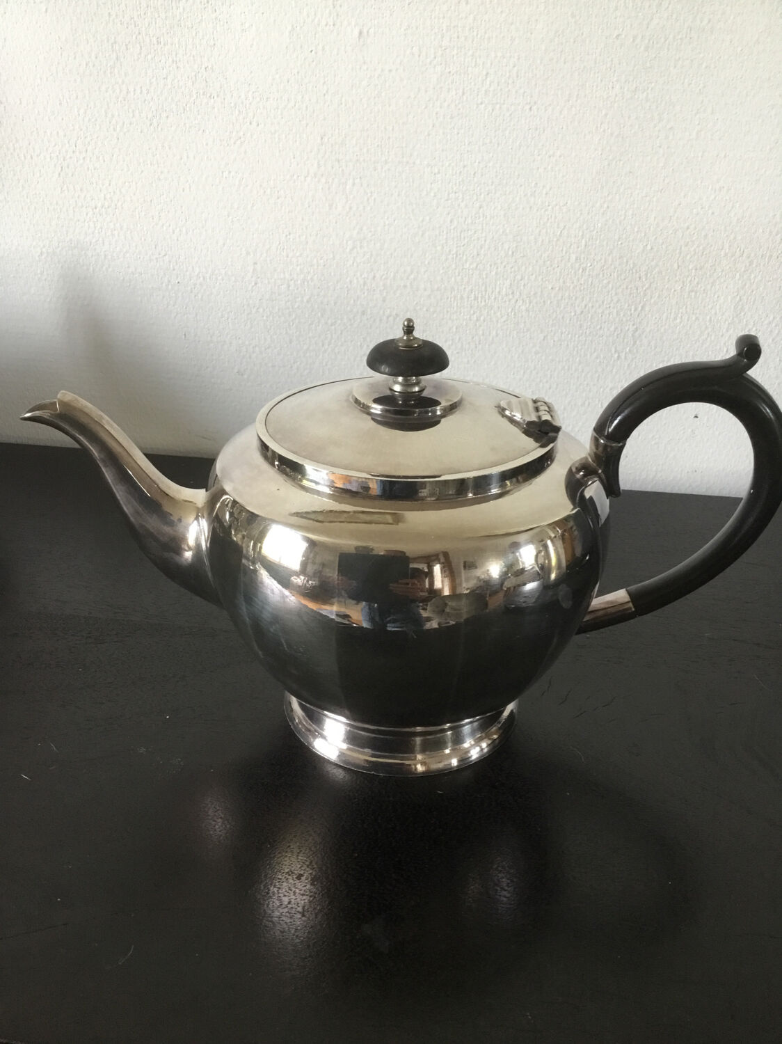 Set of teapots and milk jug.