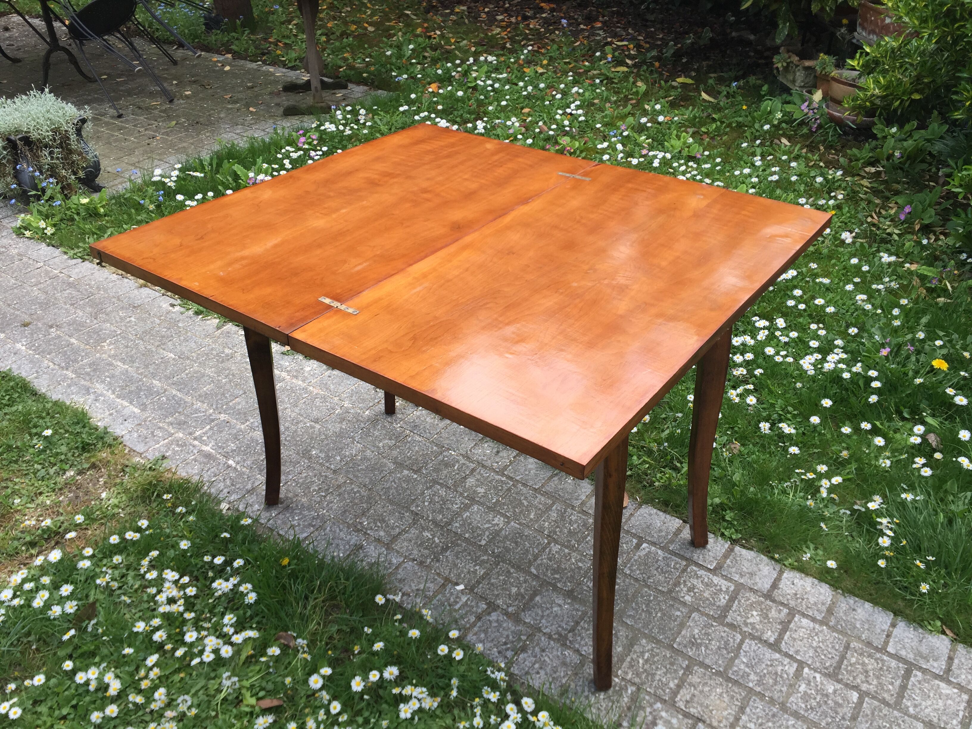 Dining table folding old rosewood from 2 to 6 people