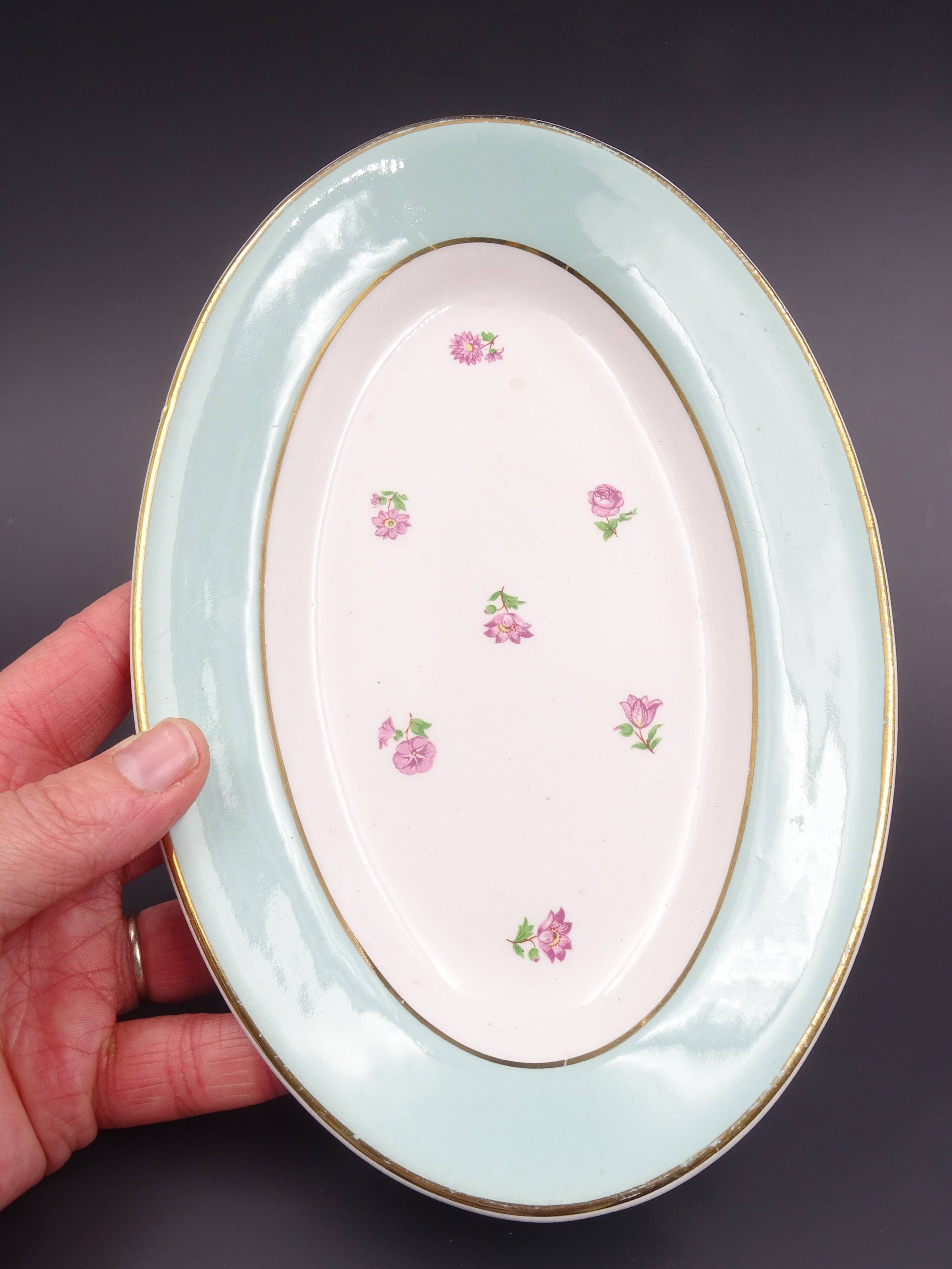 Pair of small cups or opaque porcelain ravines Model Duchess, St Amand Hamage