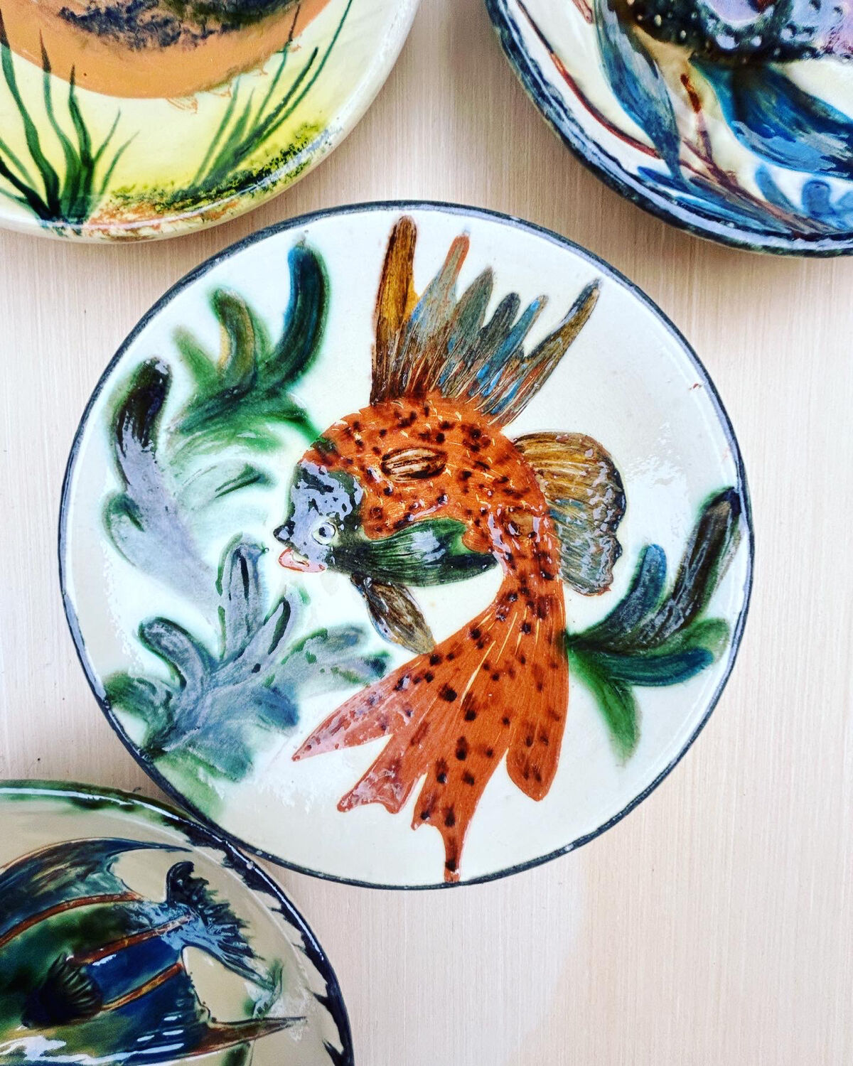 Puigdemont fish ceramic plate