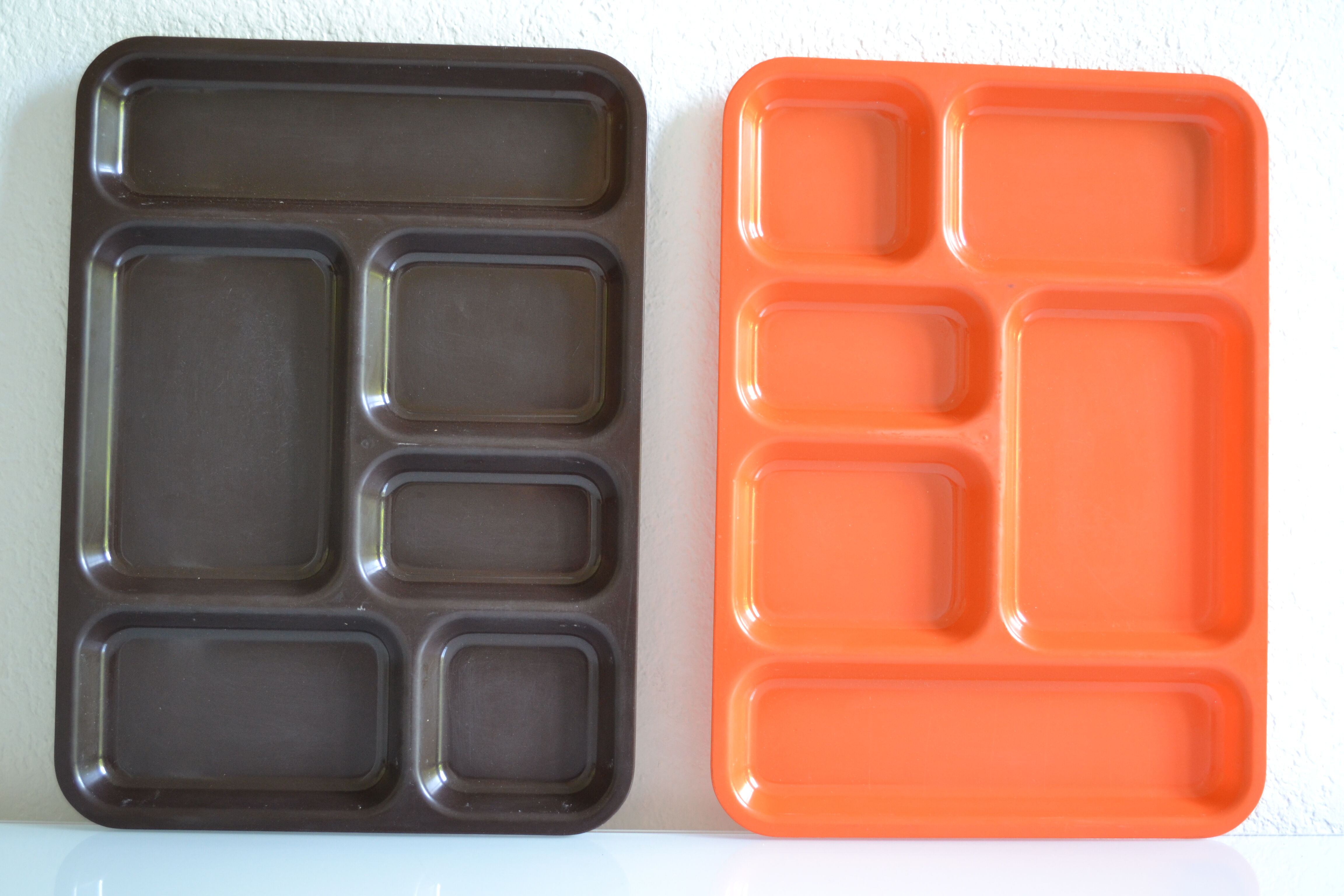 Set of 2 vintage 70's meal trays
