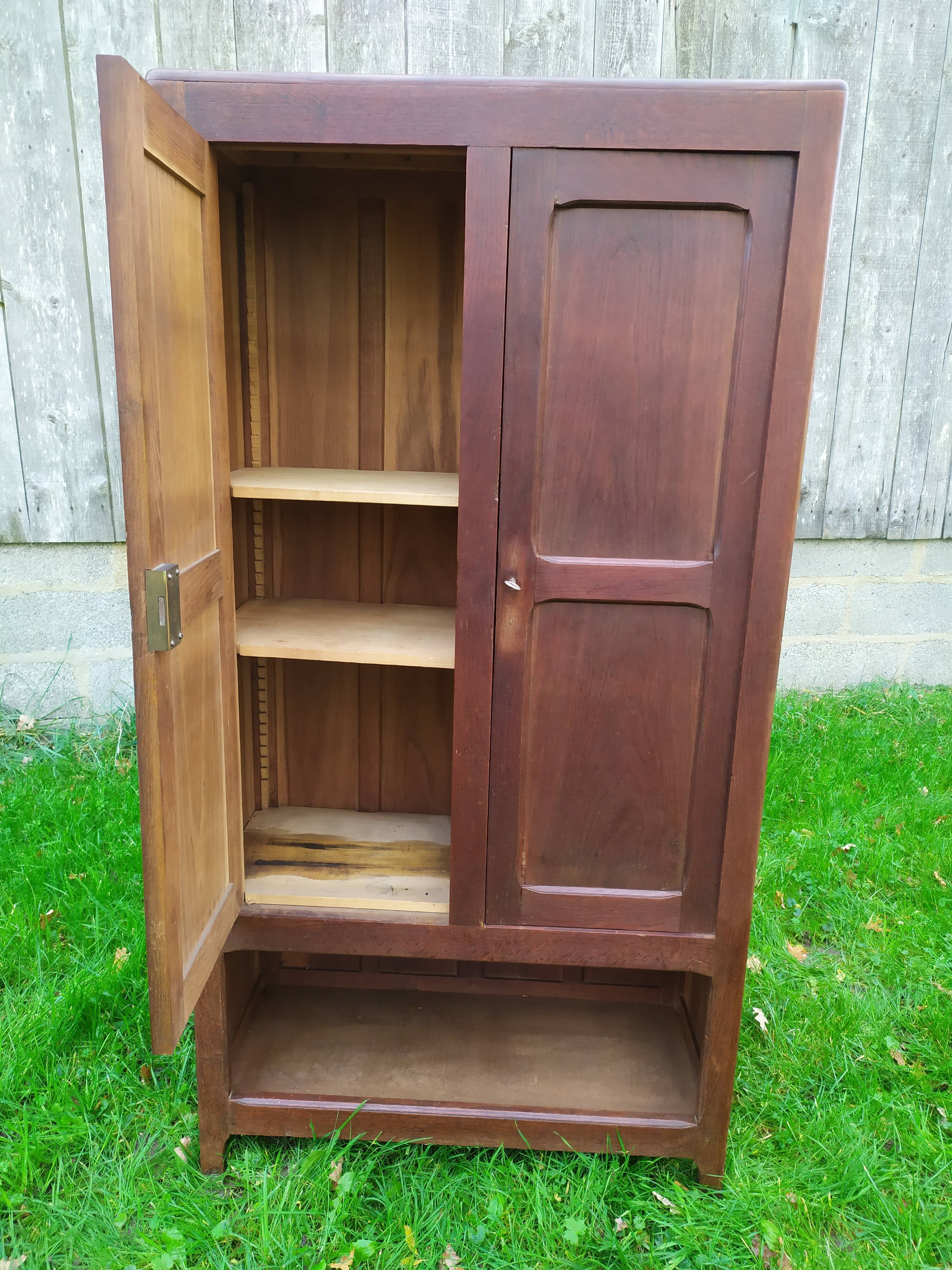 Armoire parisienne vintage