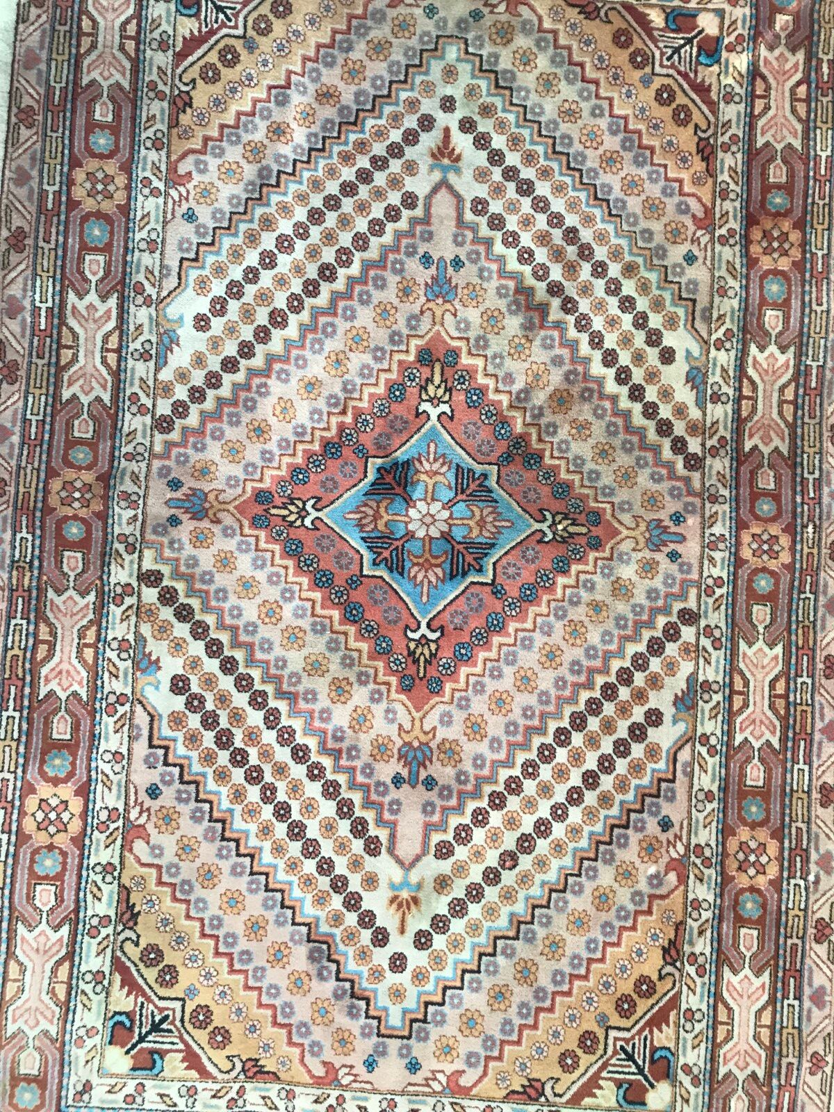 Carpet vintage Sinkiang done hand 178 X 287 CM