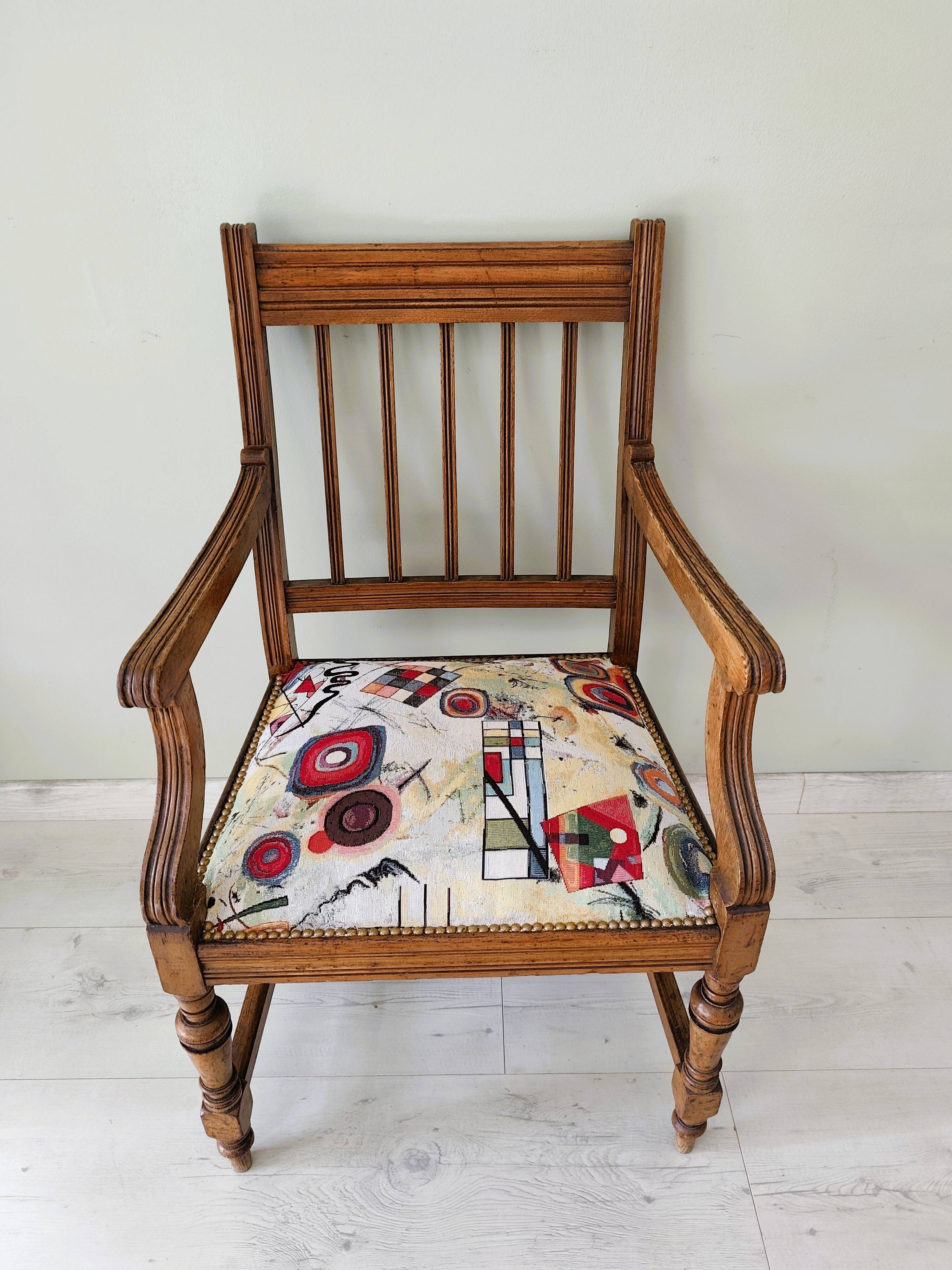 English style armchair in solid wood