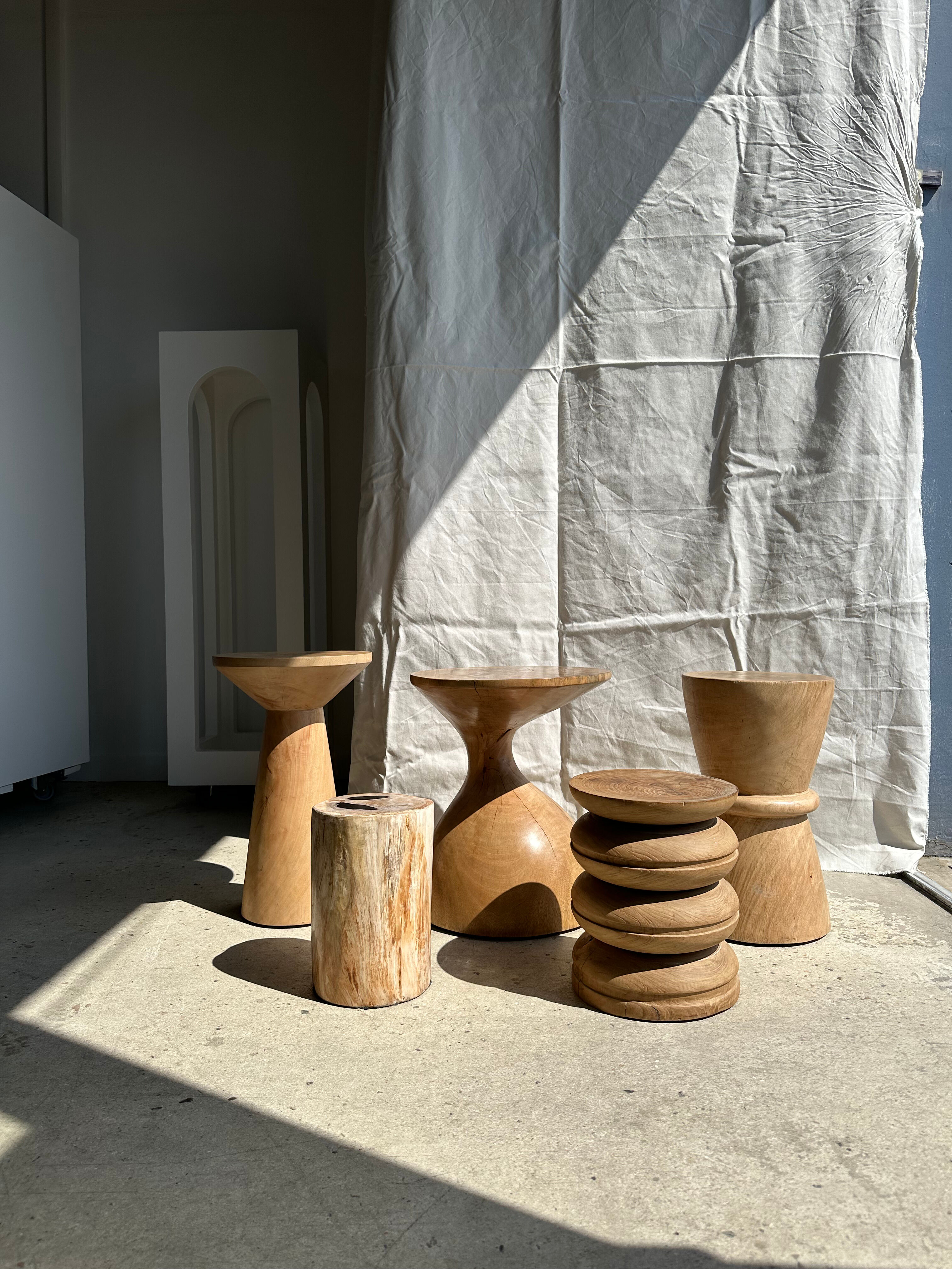 Side table, end of sofa in natural mango monoxyl conical tray H:50cm