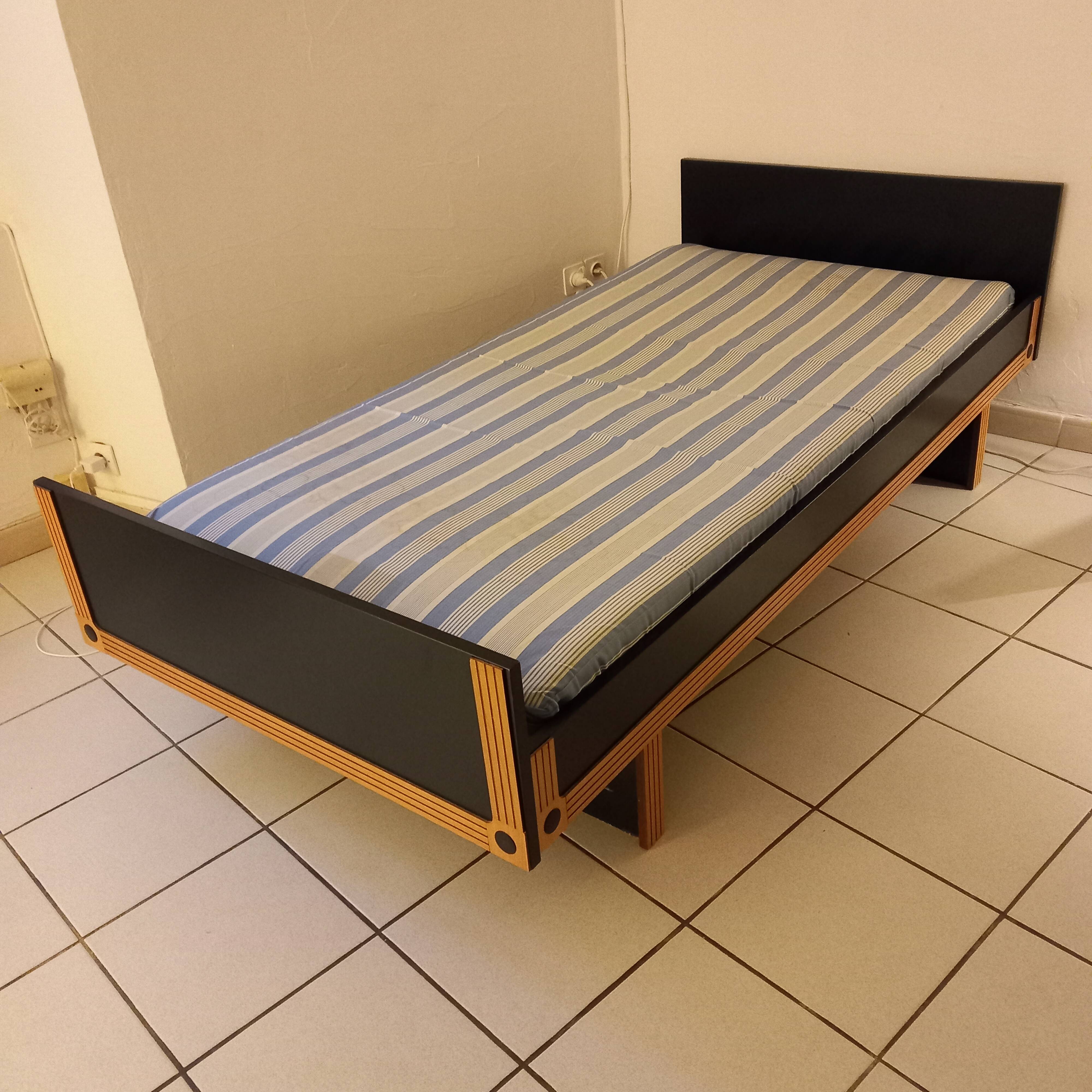 Lit simple années 70