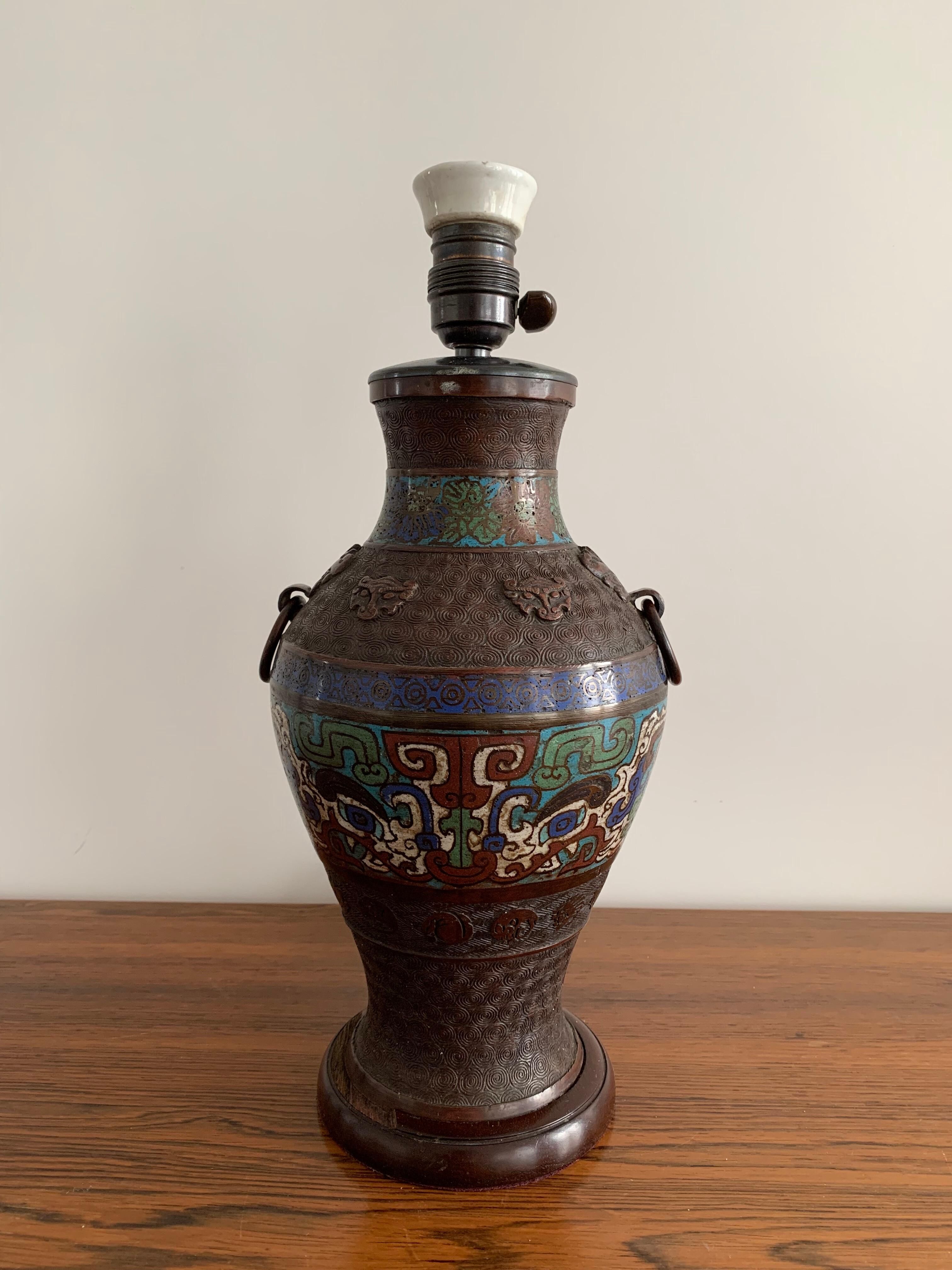 Partitioned table lamp in bronze, China 1880