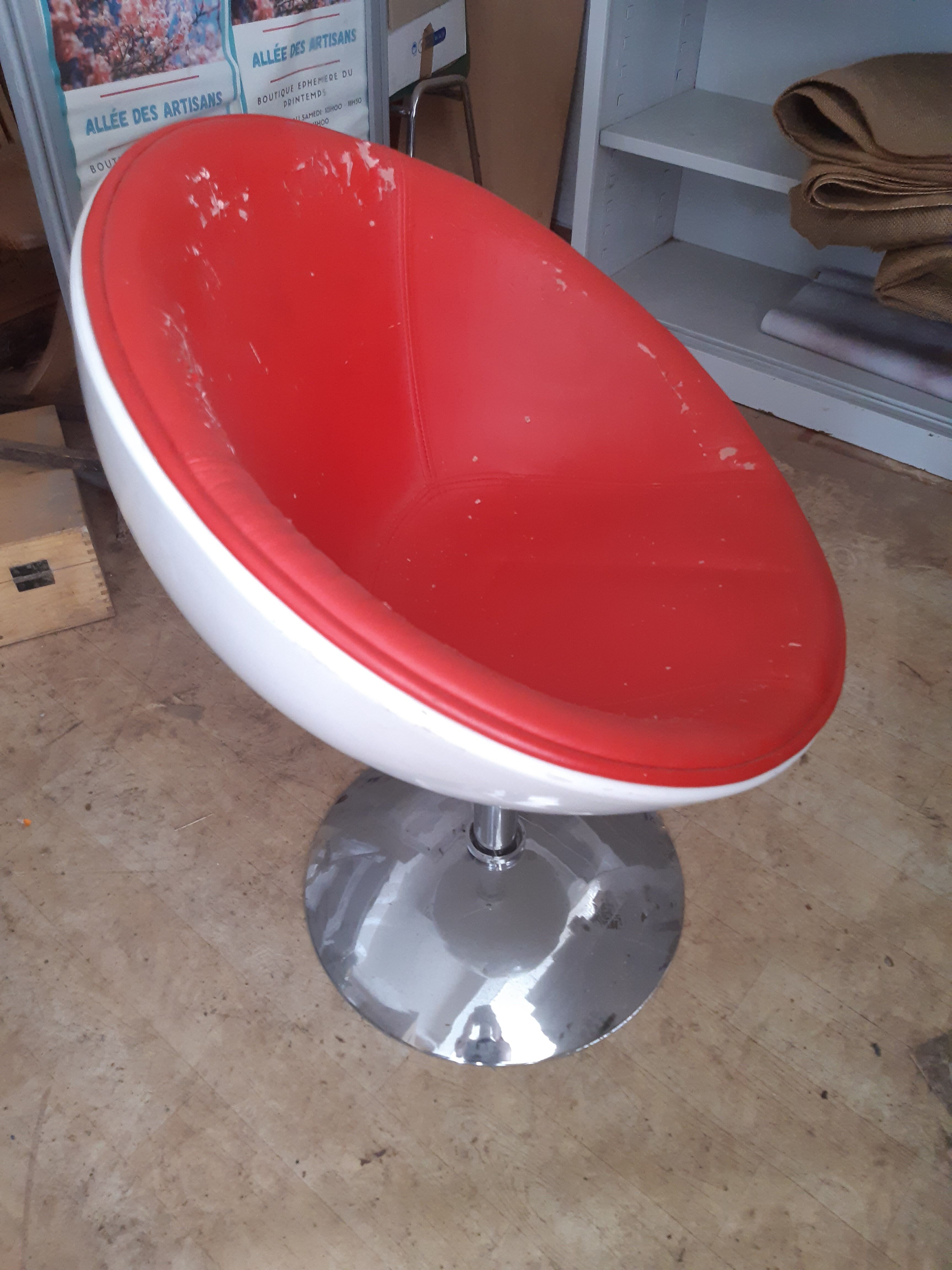 Half sphere armchair