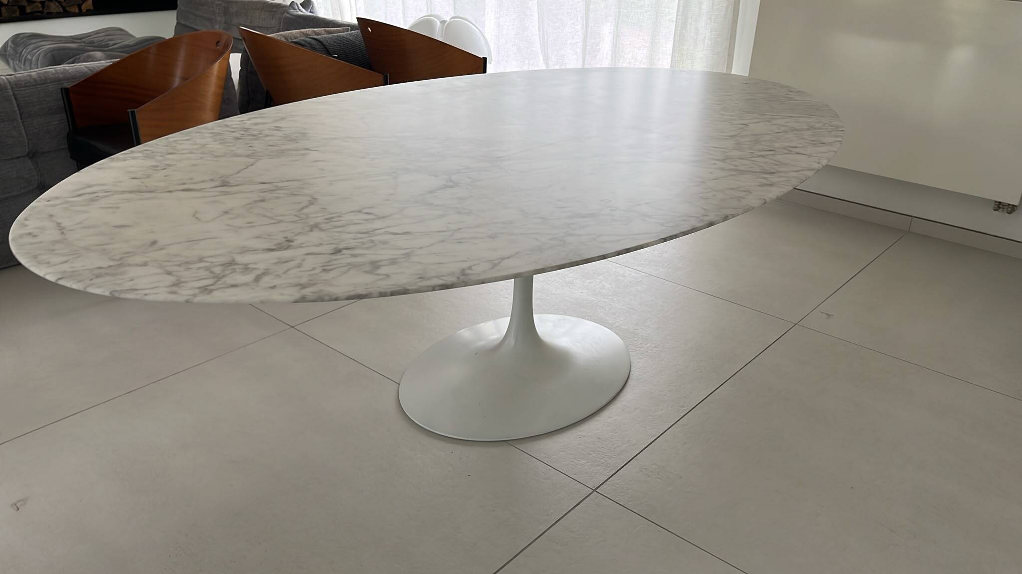 Original Knoll Tulip oval dining table 244x137 Eero Saarinen Arabescato Matt