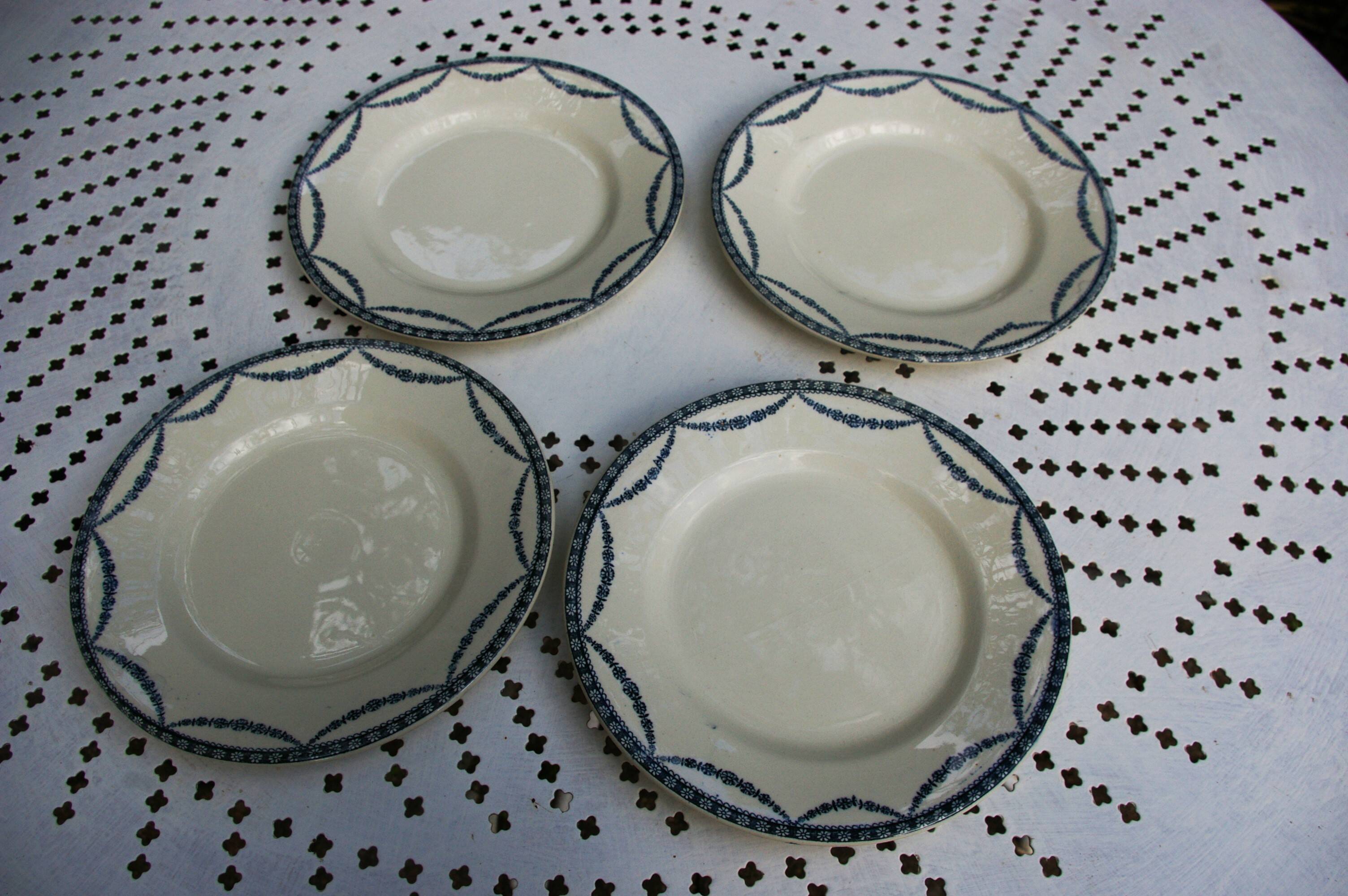 Set of 4 Salins earthenware plates, Vincennes model - Diam. 21.5cm