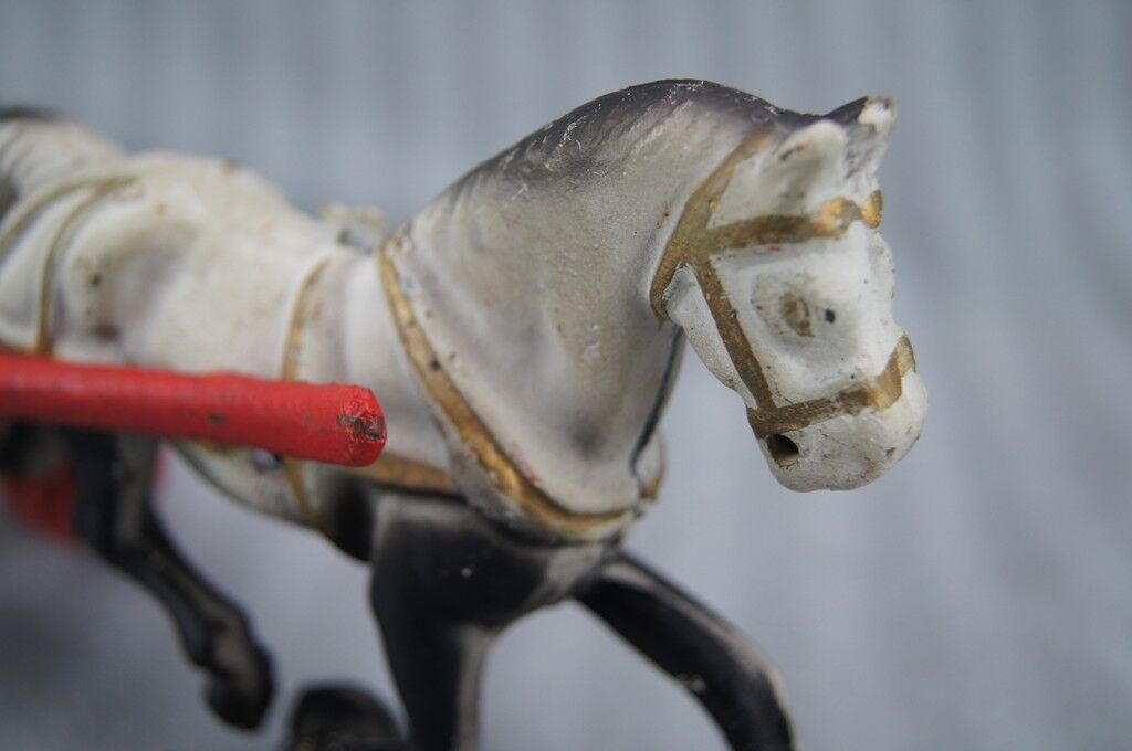 Old toy Horse-drawn carriage in cast iron polychrome iron with checker "P.D. CHIEF"