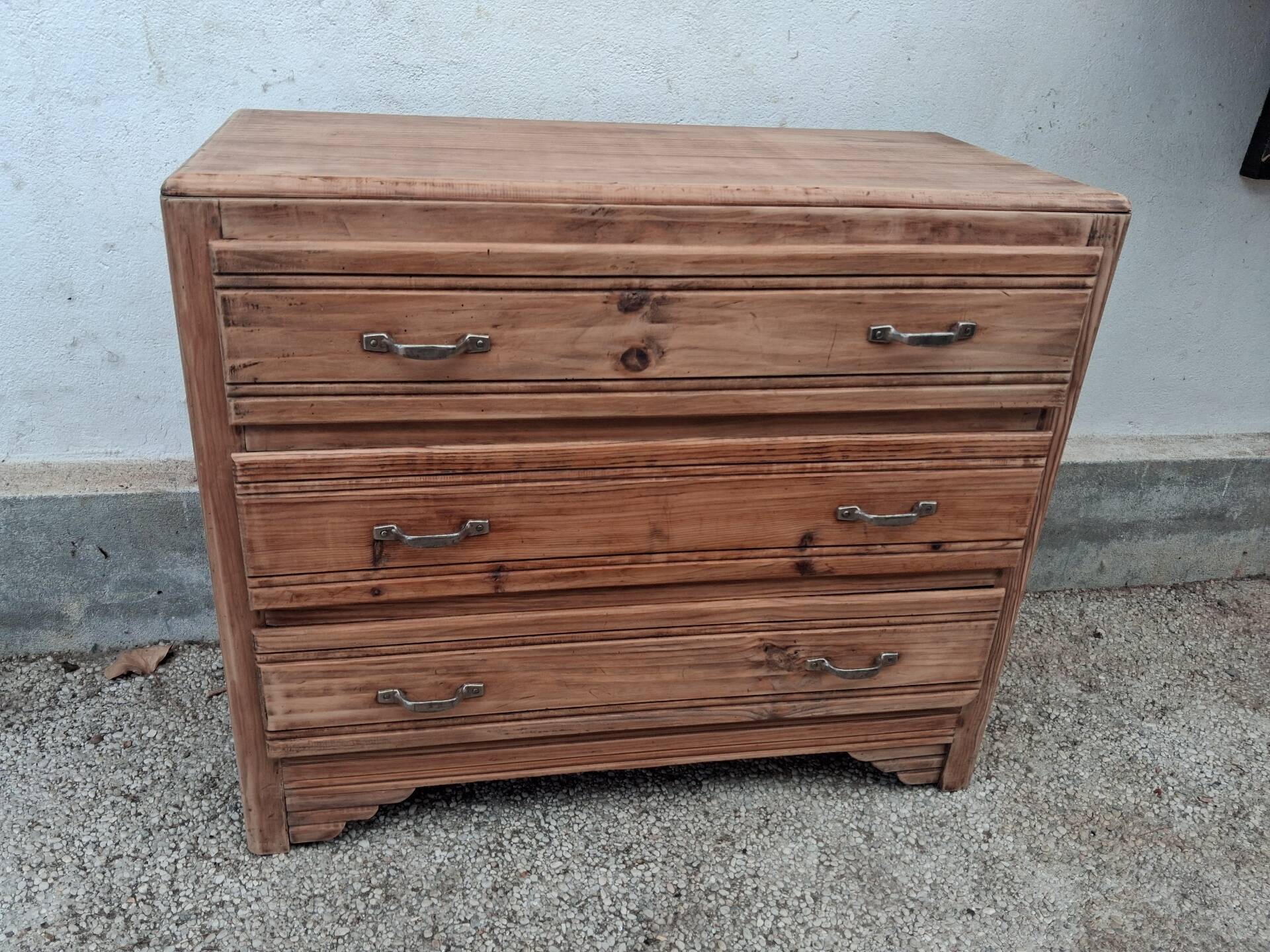 Art Deco chest of drawers