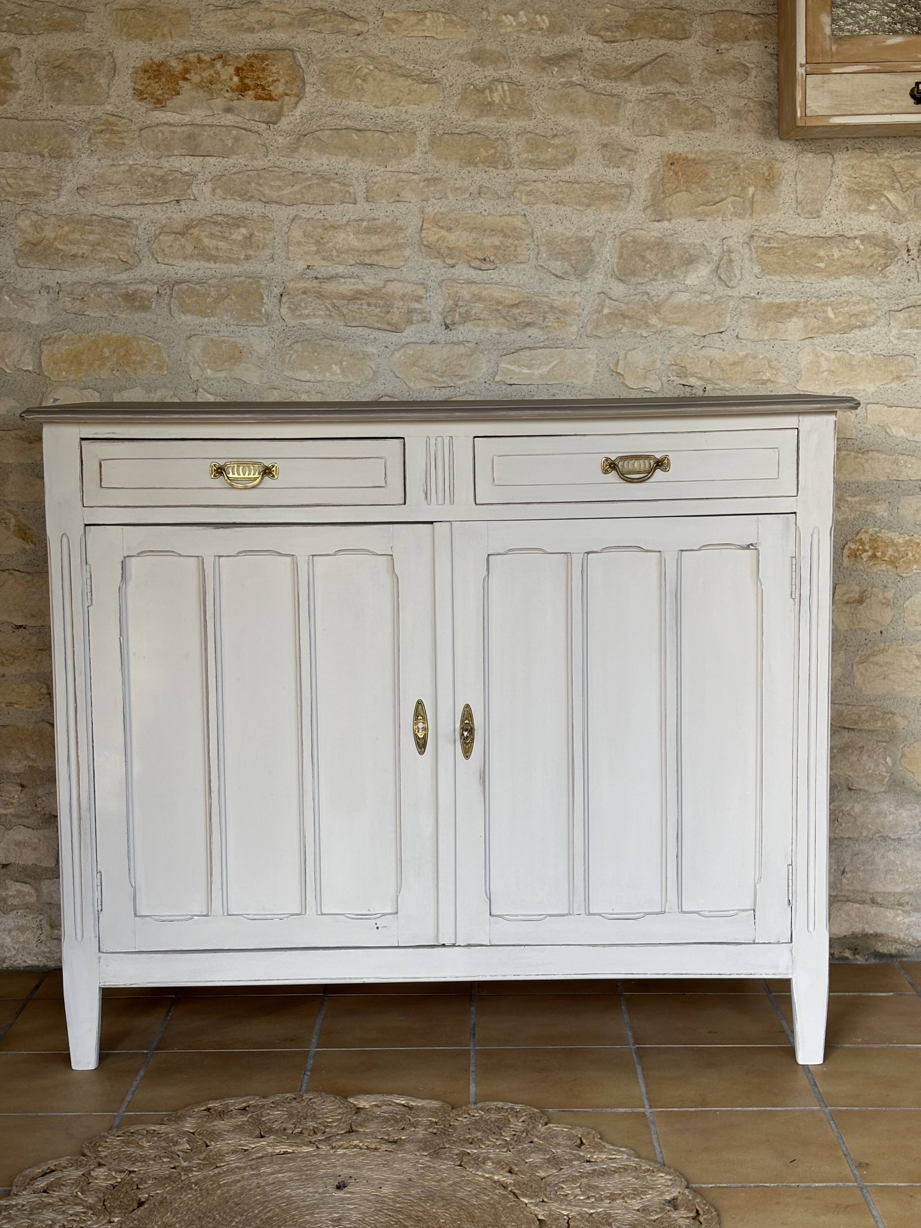 Buffet parisien patiné