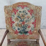 Paire de fauteuils Régence en noyer sculpté