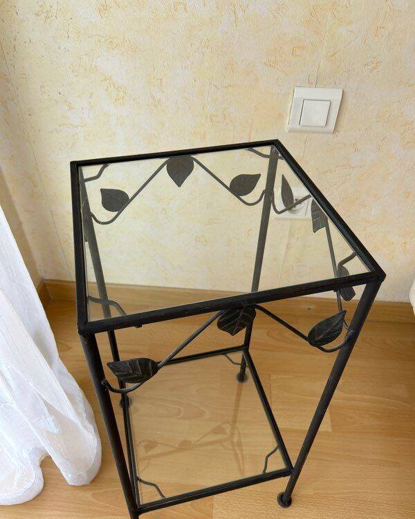 Gueridon fer forge motif feuilles