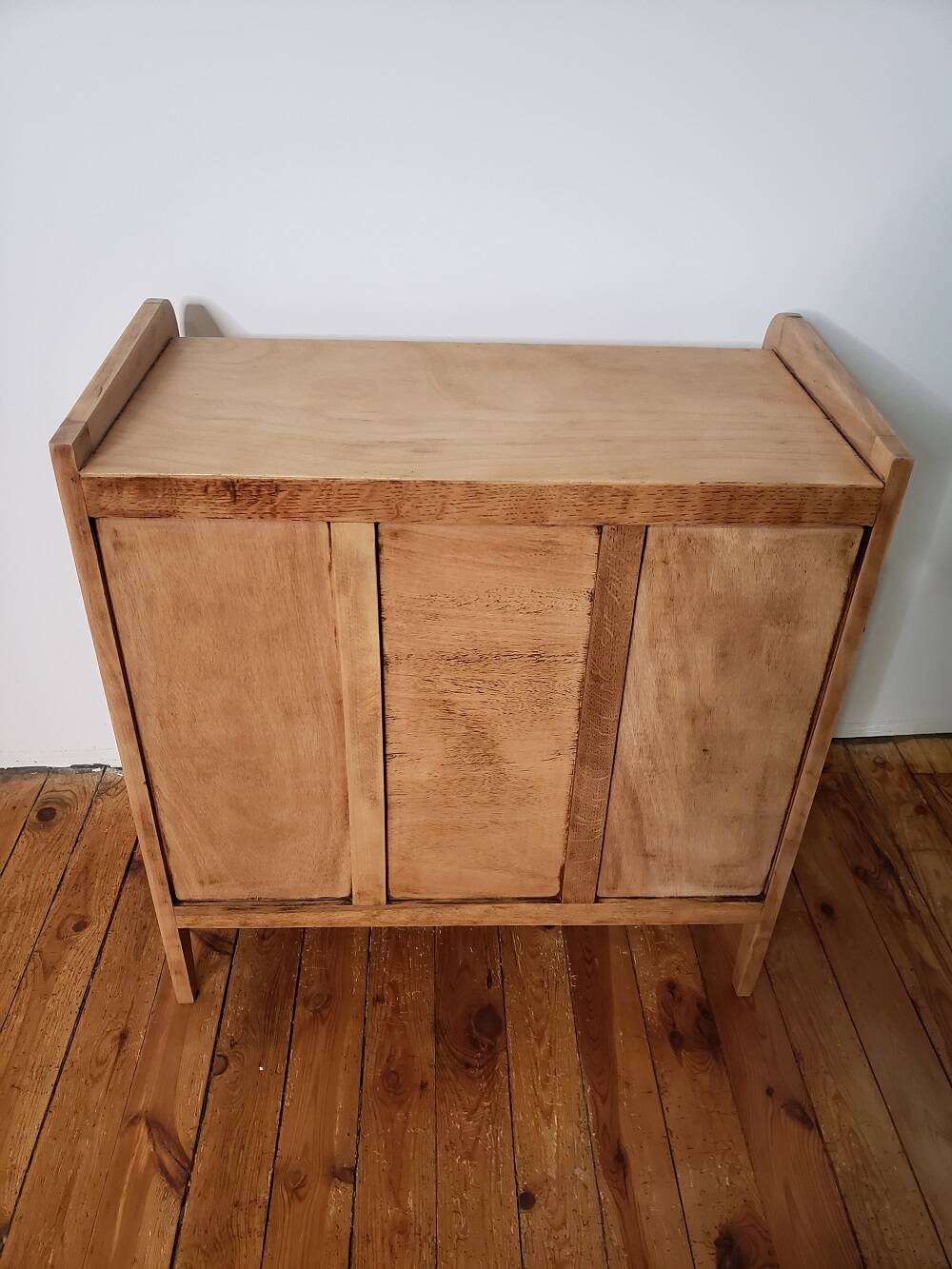 vintage chest of drawers