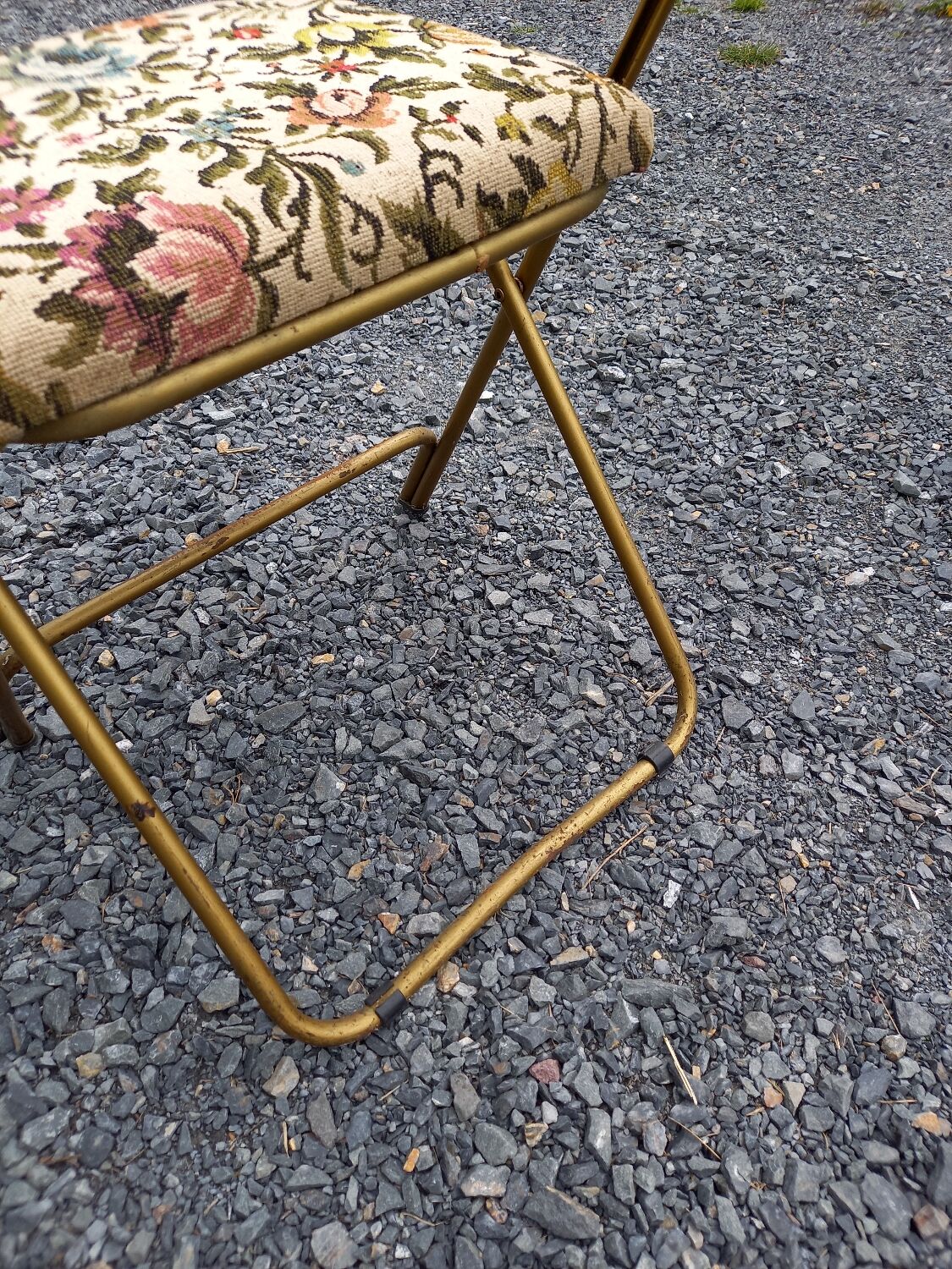 2 folding chairs lausanne vintage tapestry