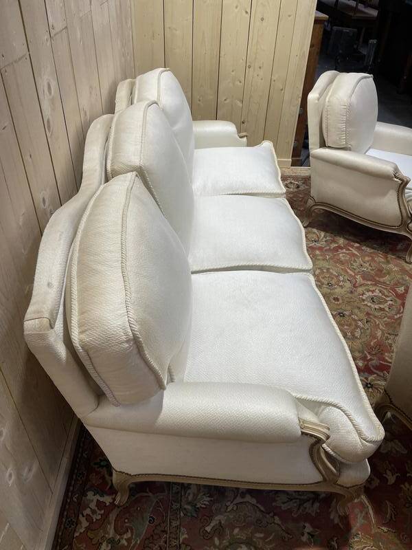 Salon canapé et paire de fauteuils de style Louis XV