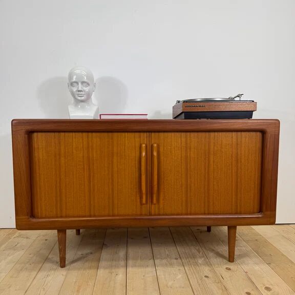 Buffet Dyrlund en teck avec portes escamotables, Danemark 1960