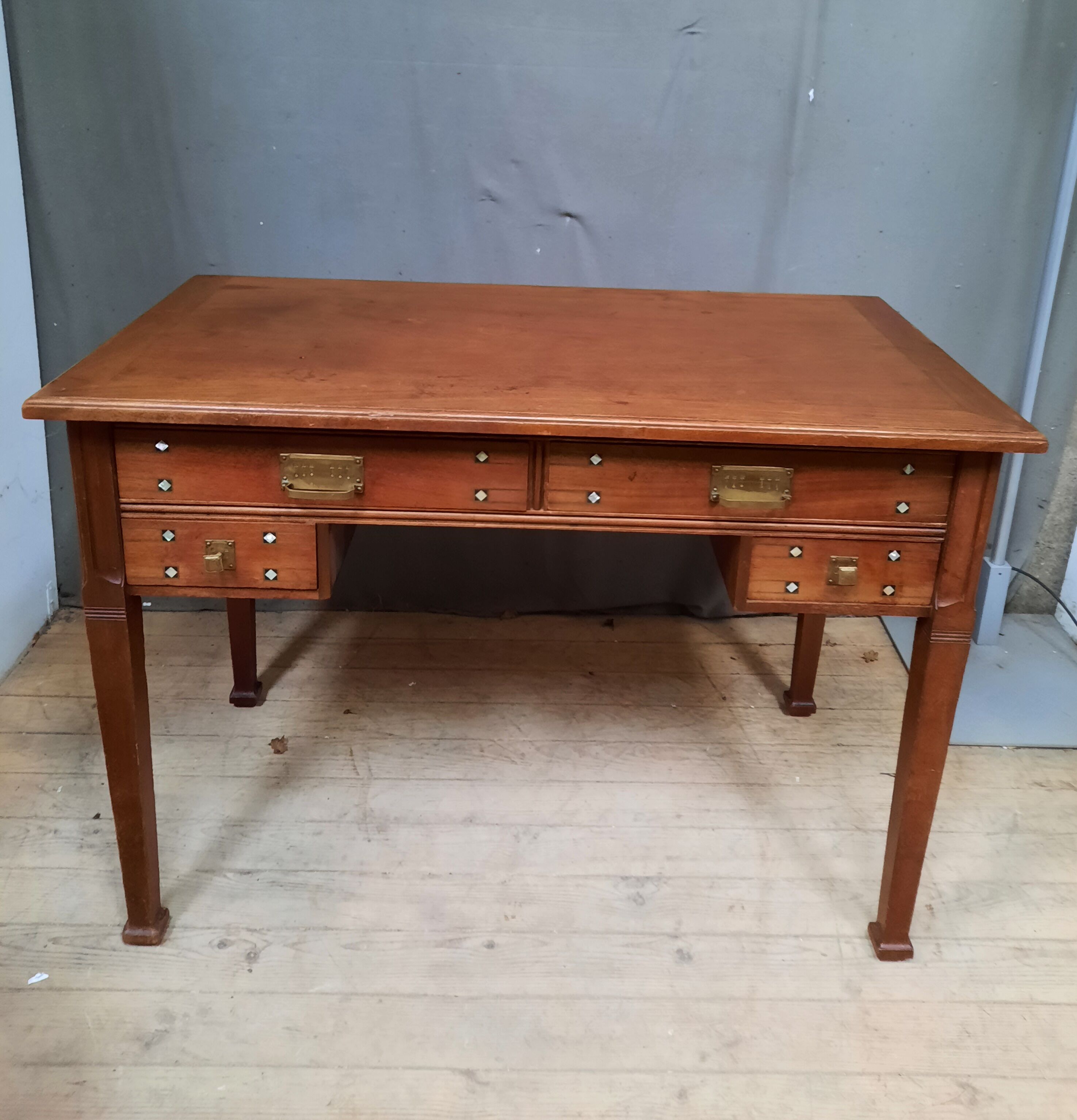 Bureau plat