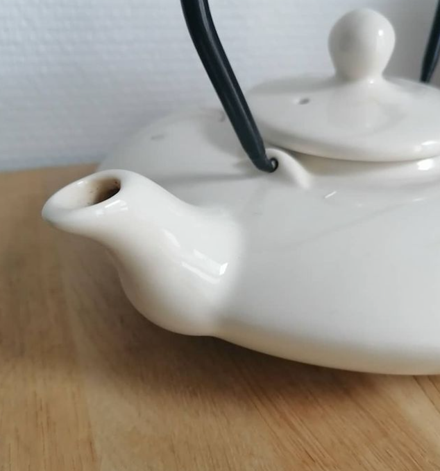 Ceramic teapot