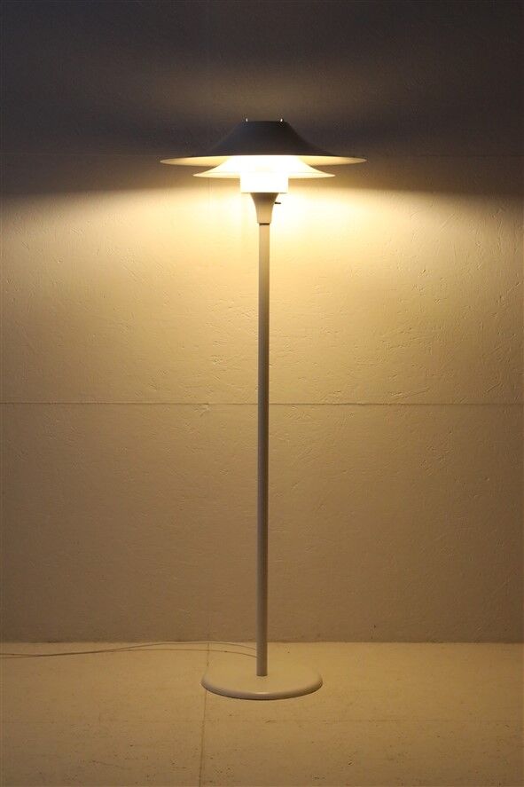Lyfa floor lamp / cream-white / mid-century / Danish modern design / multilayer / 1970s