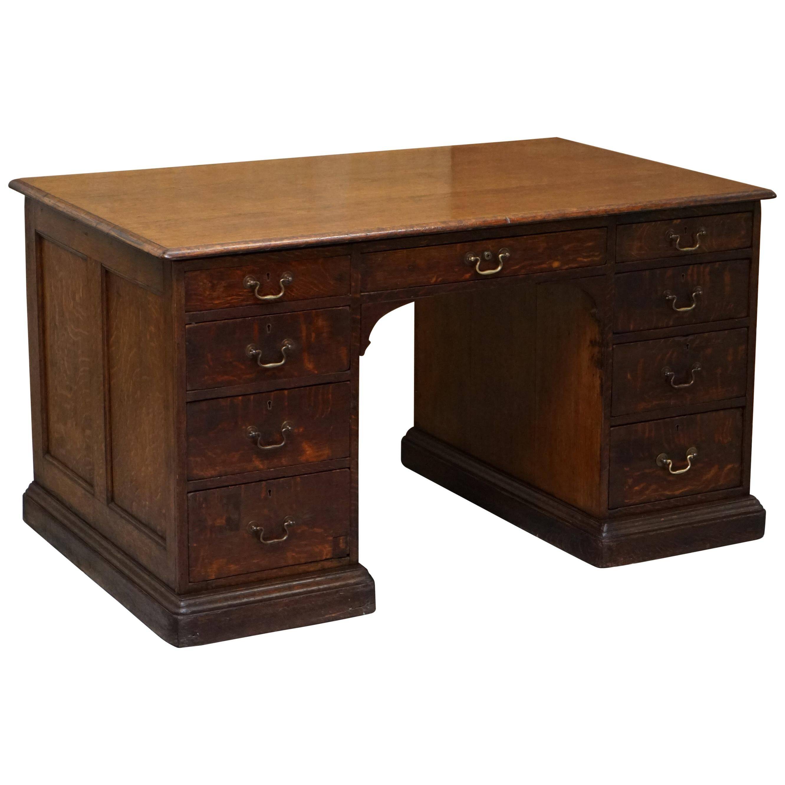 Bureau partenaire double face à deux caissons Gillows Lancaster chêne moucheté