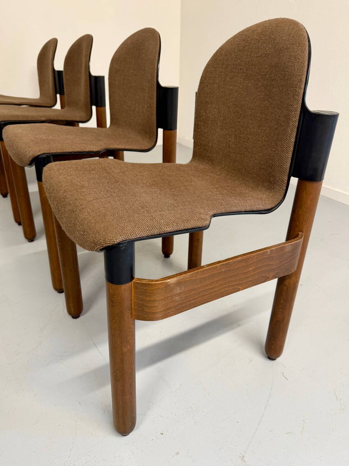 Set of 8 postmodern THONET FLEX chairs designed by Gerd Lange, vintage 80s.