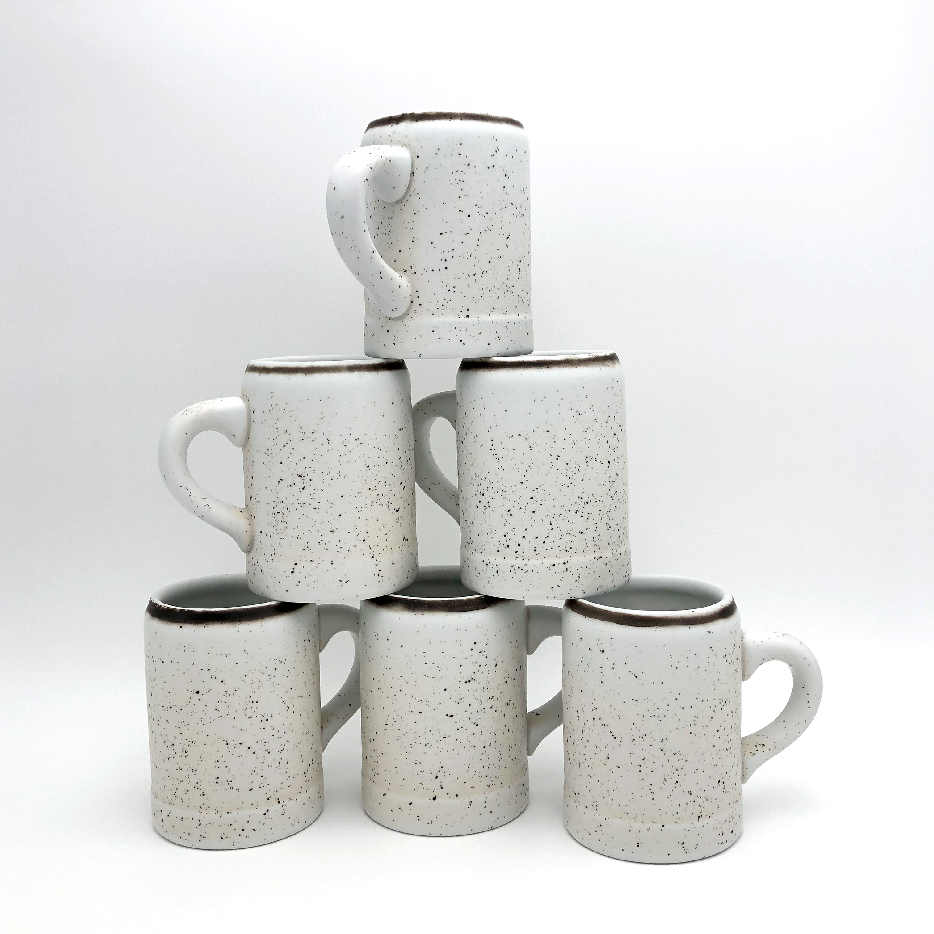 Set of 6 cups and speckled carafe