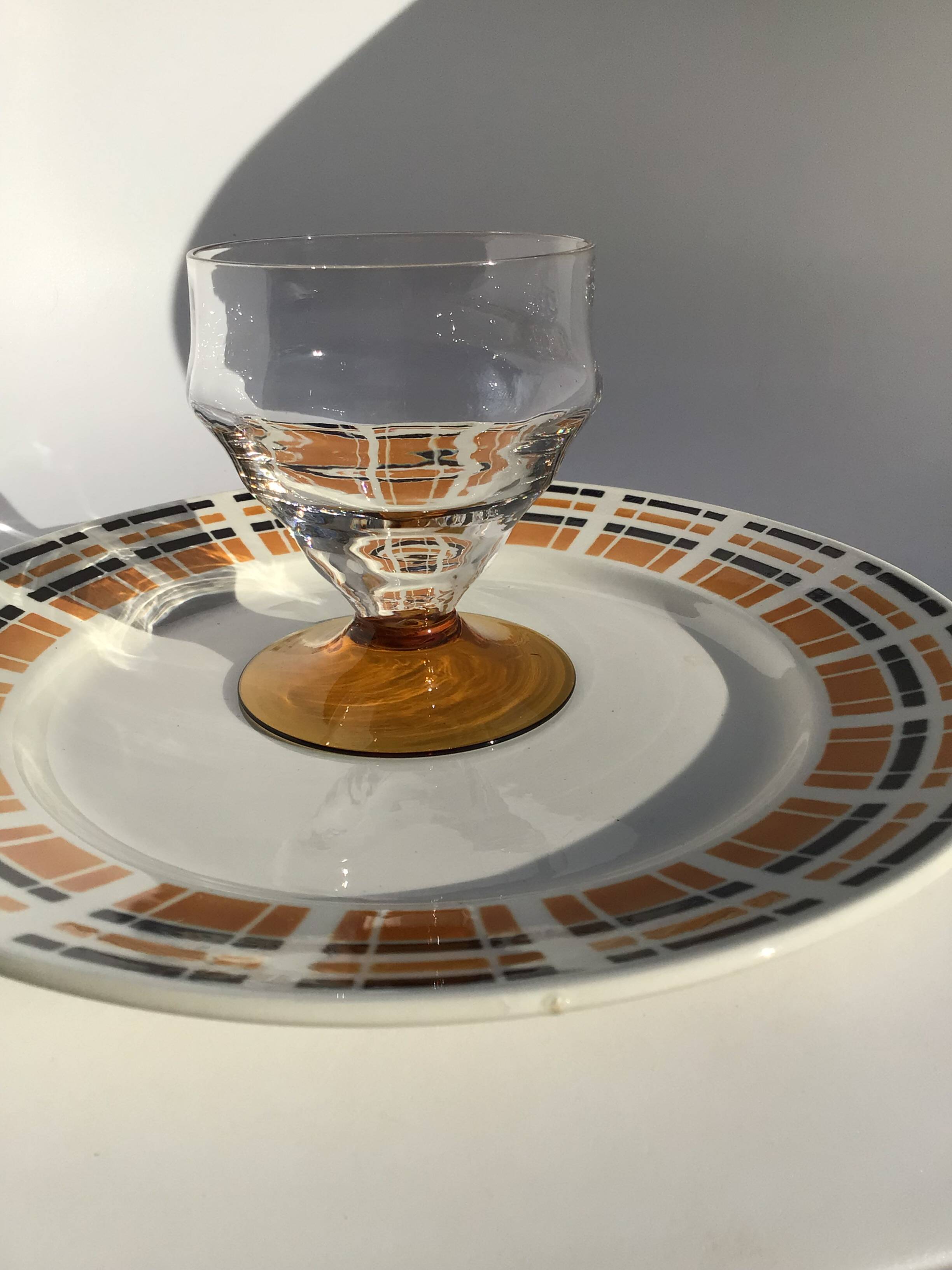 5 Badonviller red and black Scottish soup plates
