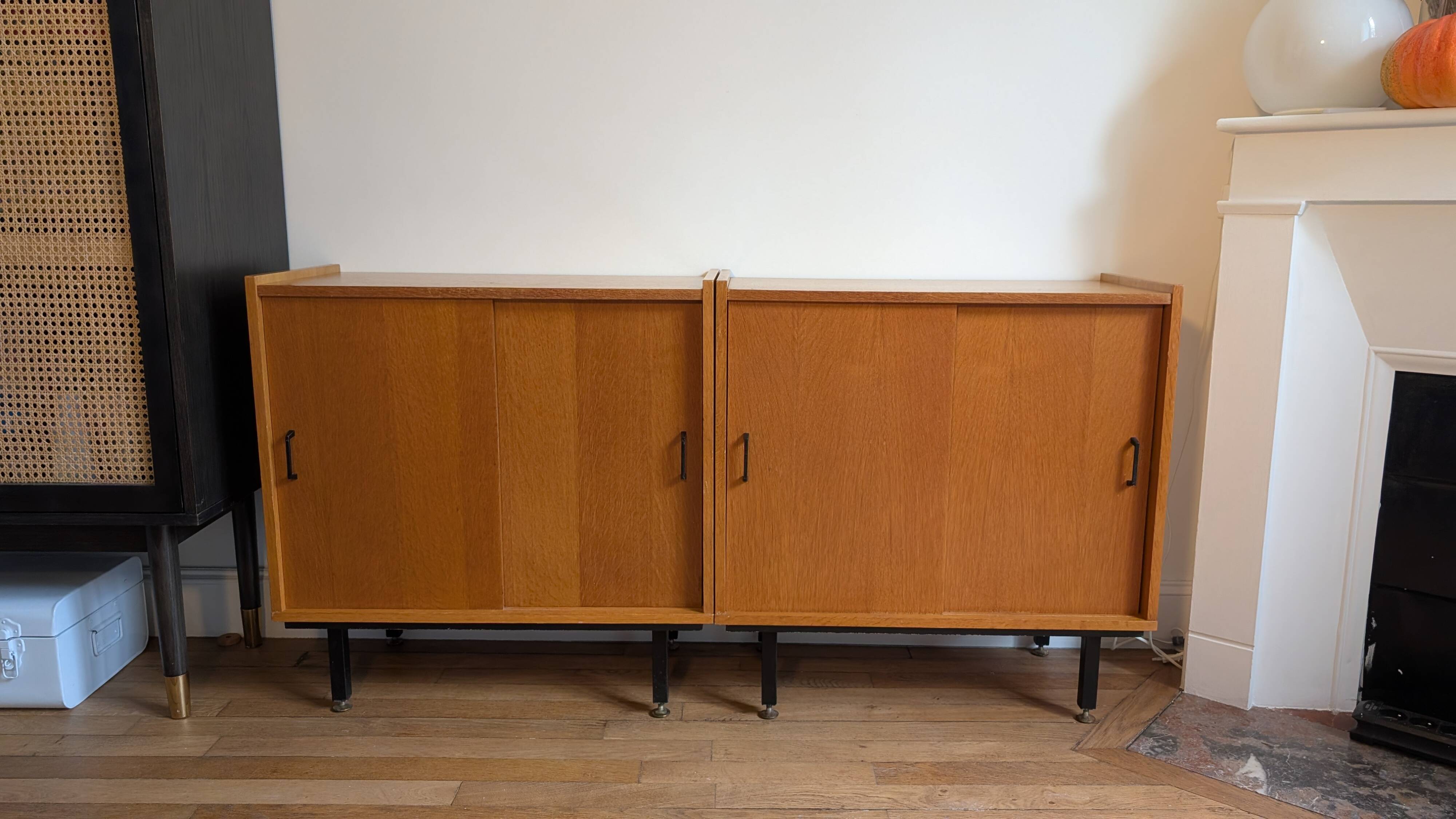 Paire de buffets modernistes modulables en bibliothèque