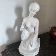 Sculpture de femme en céramique