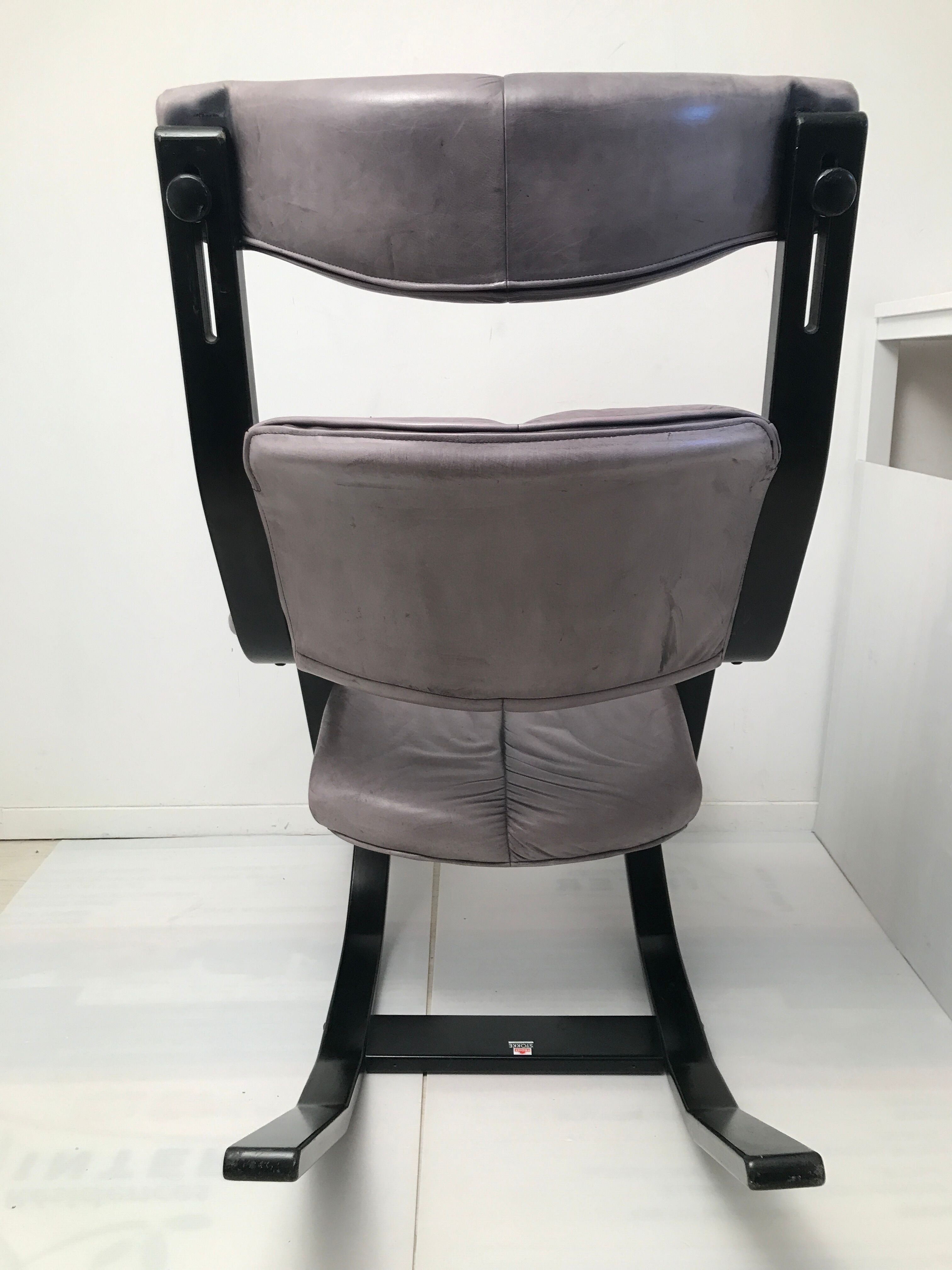 Gravity chair by Peter Opsvik 80s