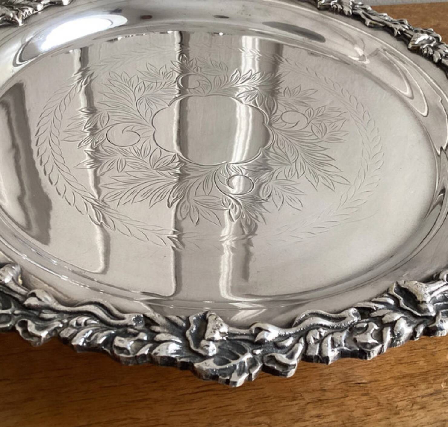 Silver-plated tripod serving dish