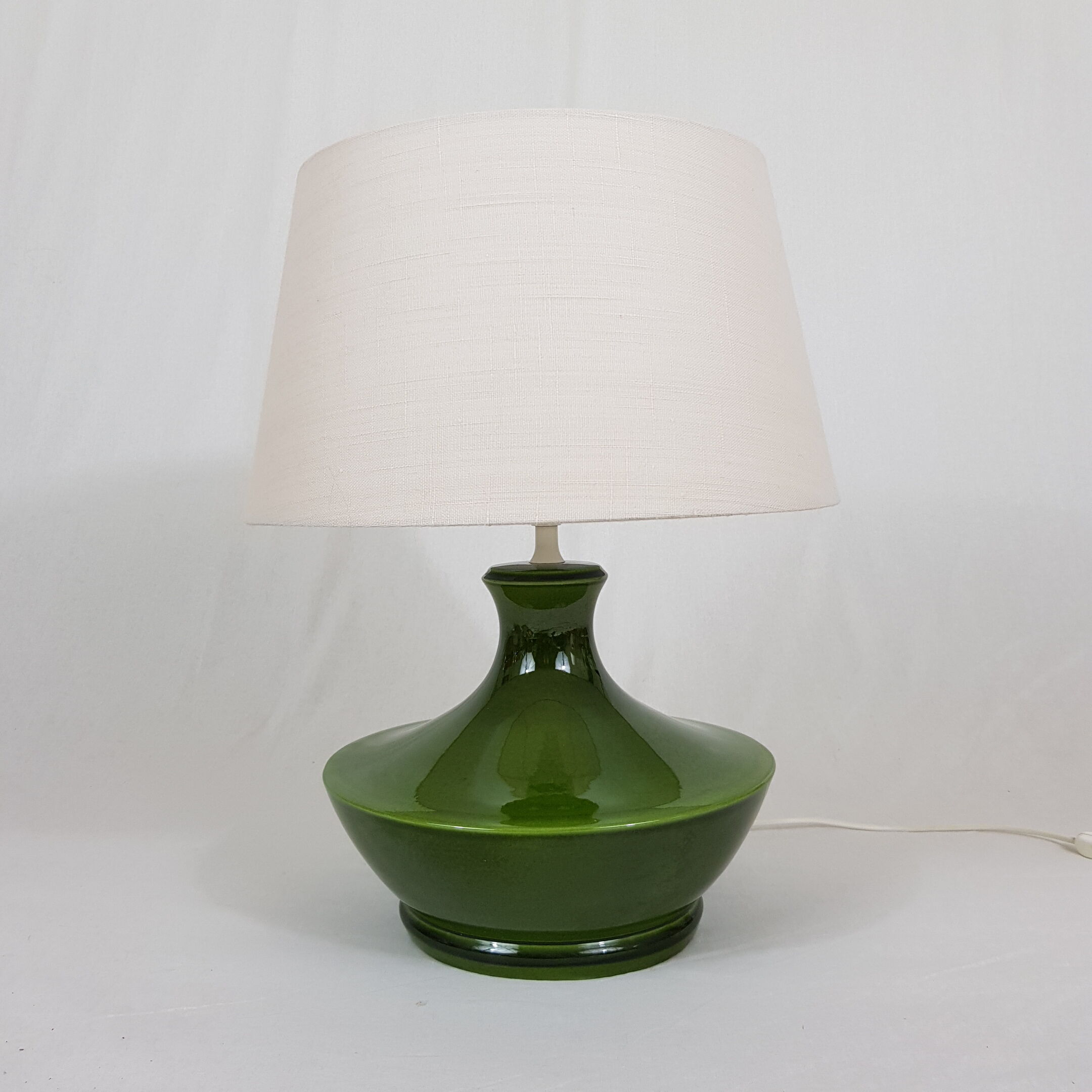 Green ceramic lamp