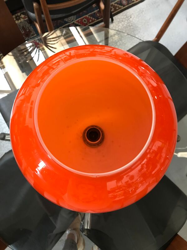 Lampe chrome et opaline gros diamètre années 70 courant Space Age