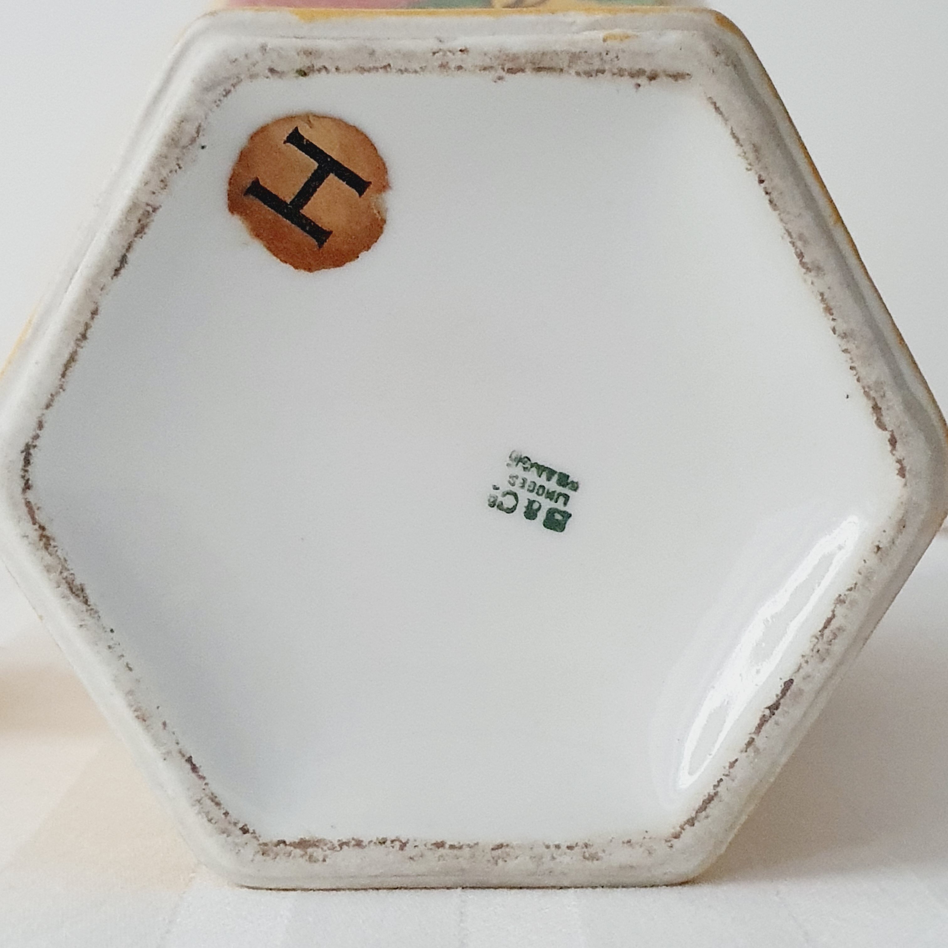 Yellow porcelain vase Japanese decoration