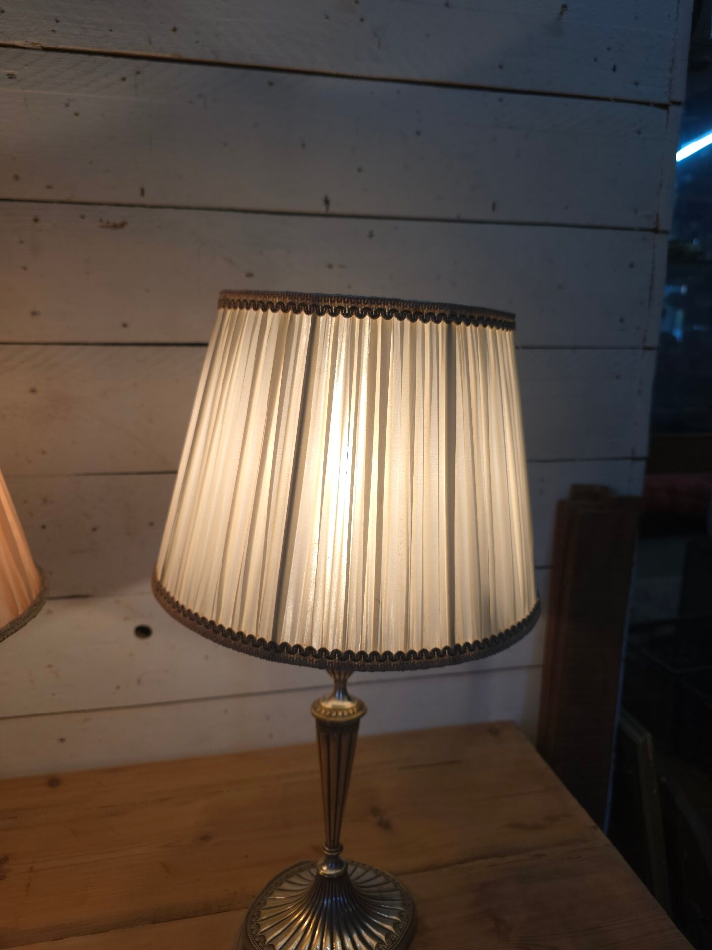 Paire de lampes style art deco en métal argenté