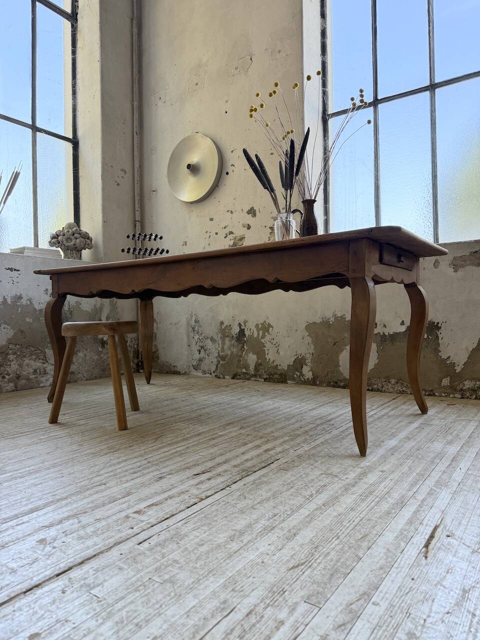 Table campagne provençale style Louis XV merisier