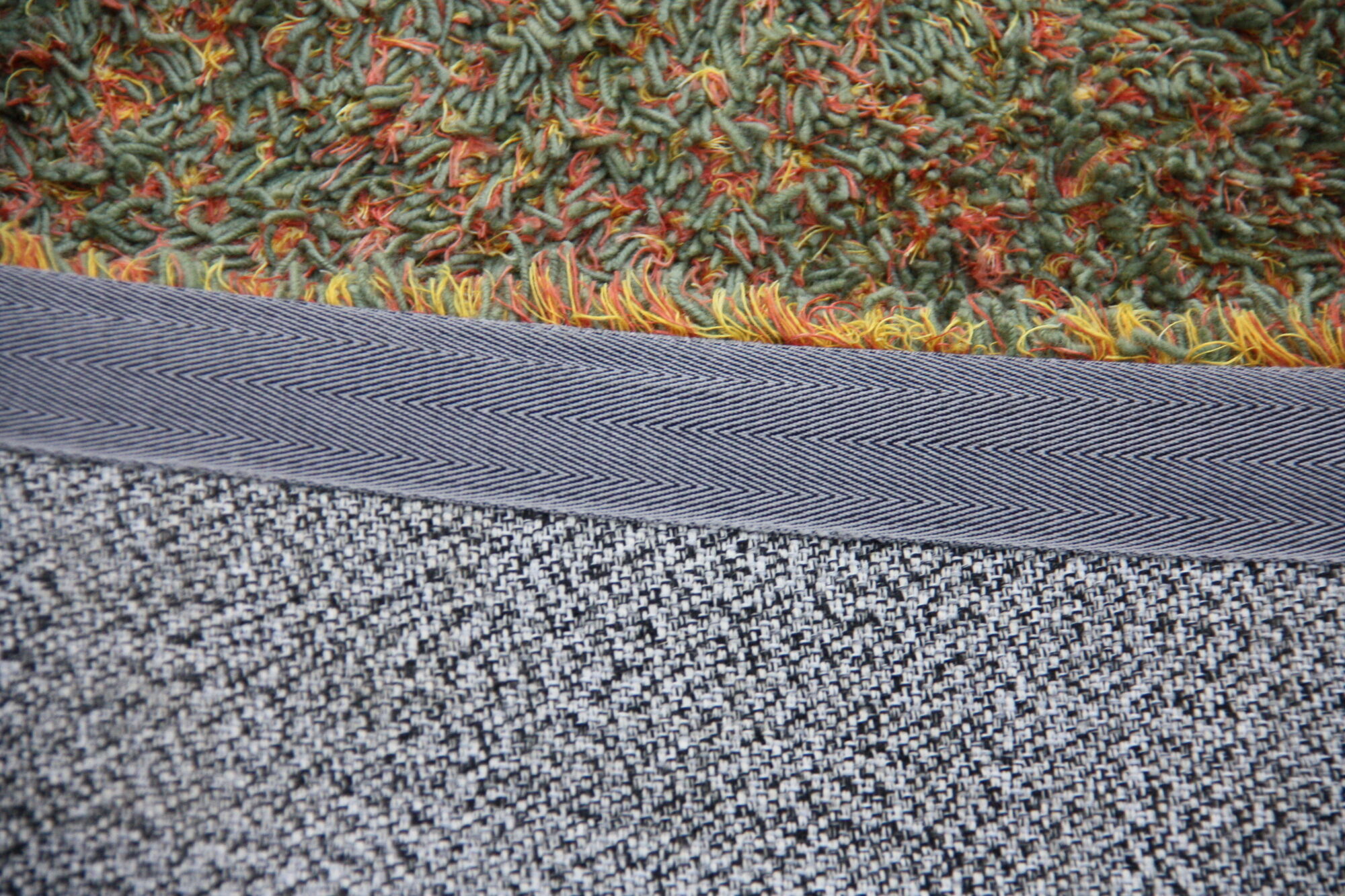 Handtufted carpet in wool & linen - Kerstine Kjaerholm - Denmark - 300x290cm