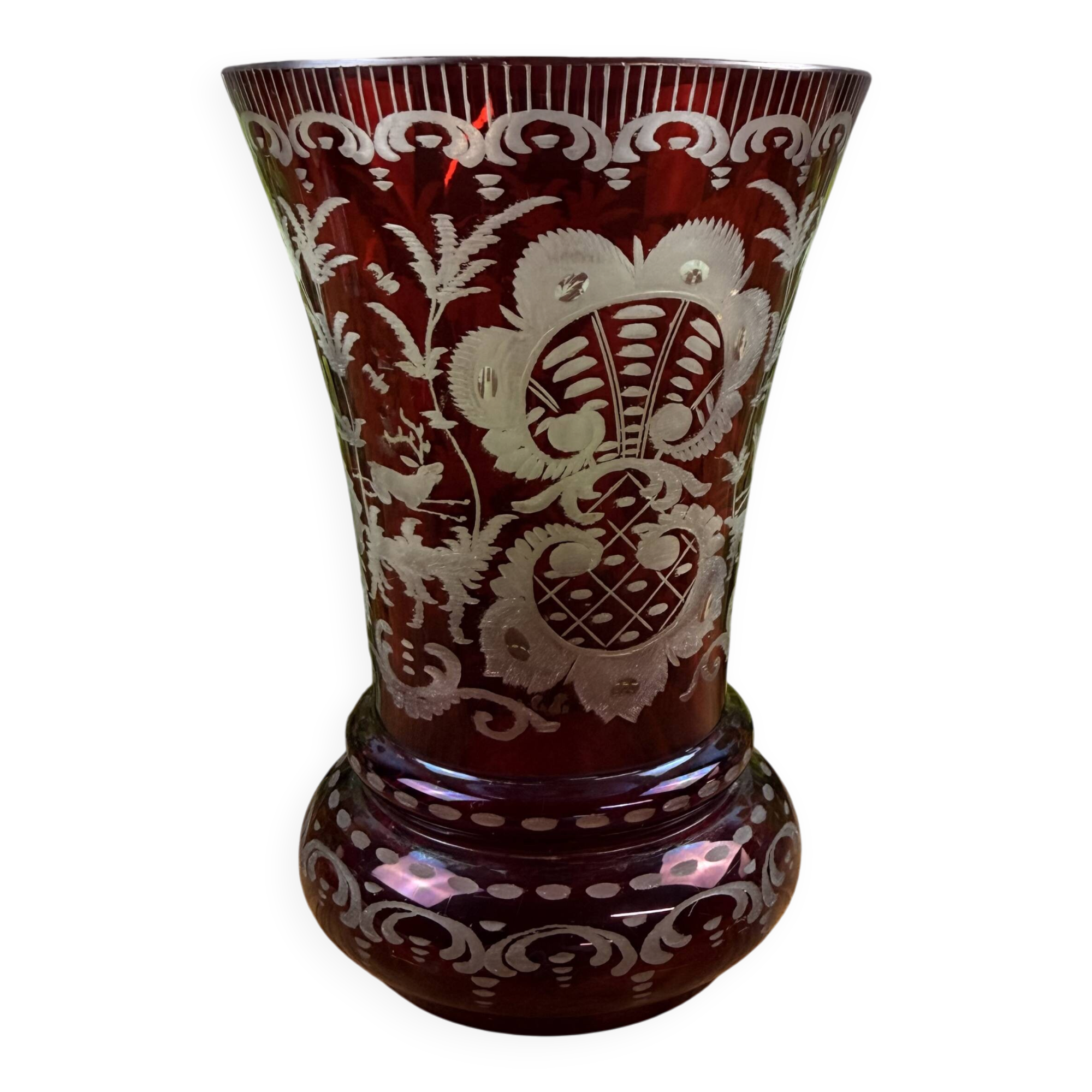 Hand-engraved red Bohemian crystal vase – Floral decoration