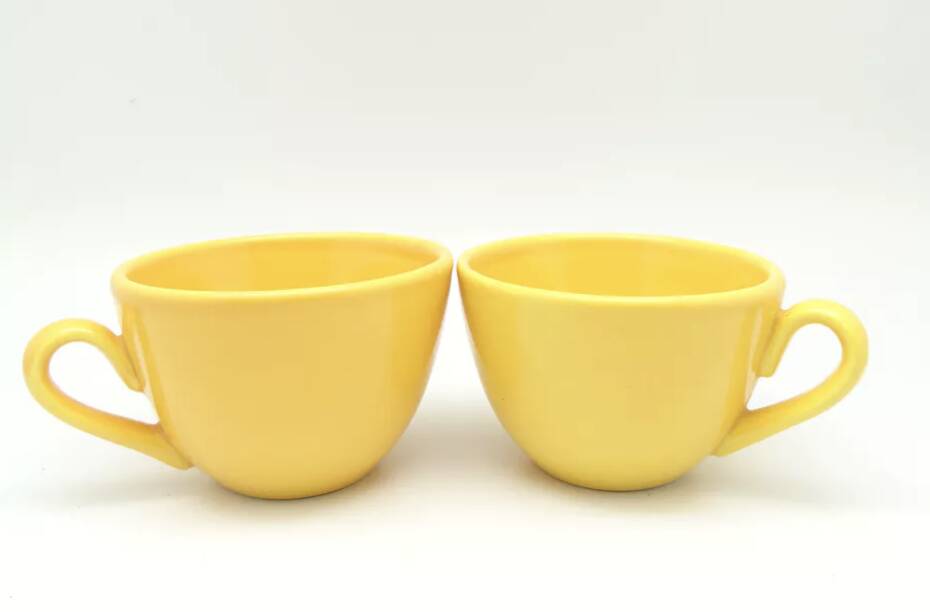Set of 2 mustard yellow ceramic mugs