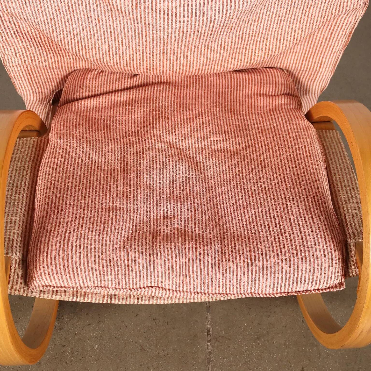 Vintage armchair from the 1970s in wood and fabric, Italy.