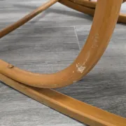 Chaise berçante de Ton