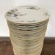 6 Assiettes vintages en porcelaine blanche de Limoge signées T.L.B, fleurs