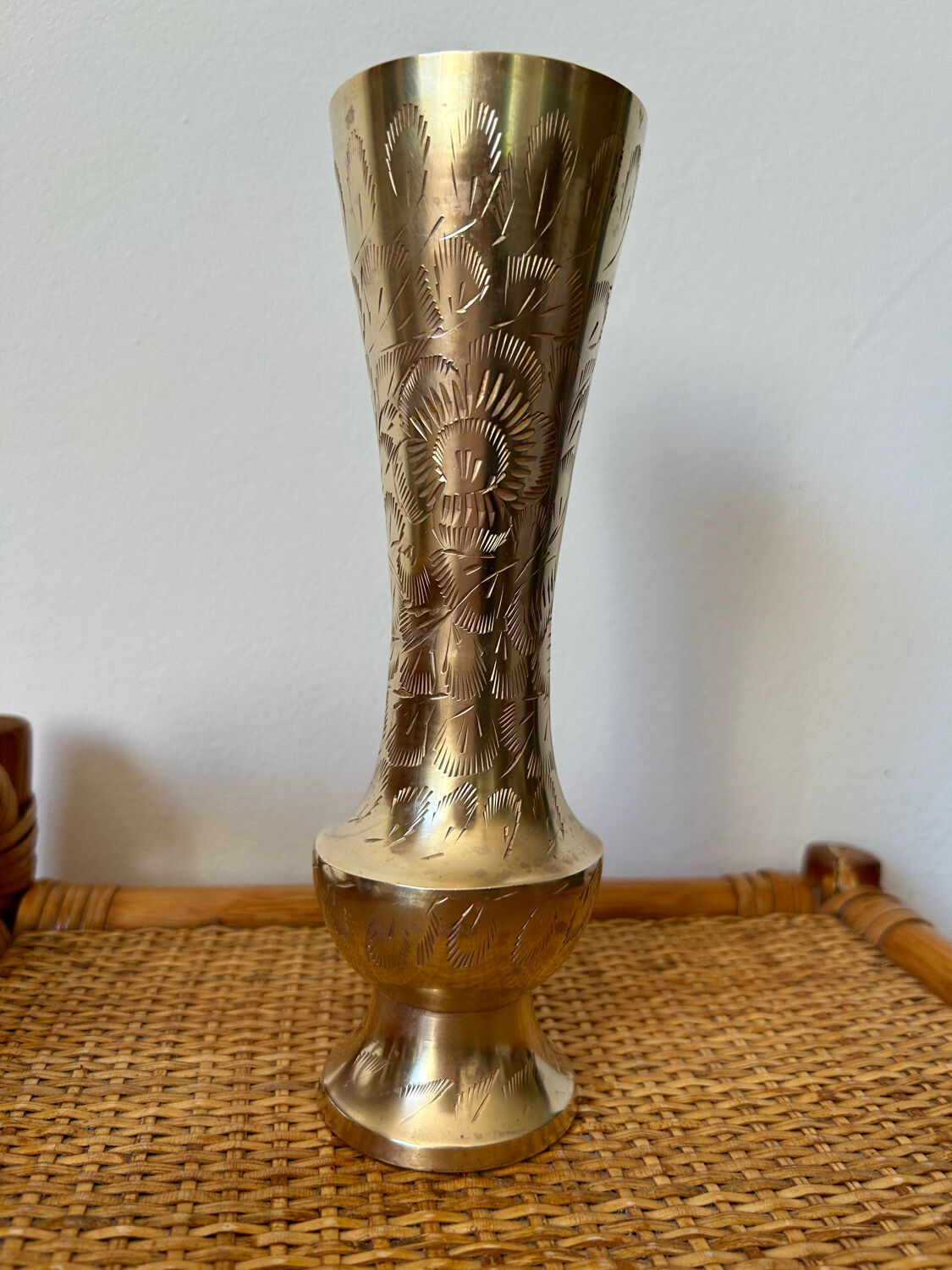 Vase en laiton doré gravé Indien