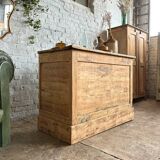 Old small wooden counter